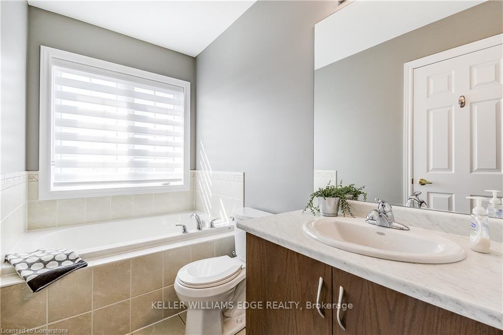 Photo 32 of 72 Keith Crescent, St. Catharines, Burleigh Hill — HOMEH