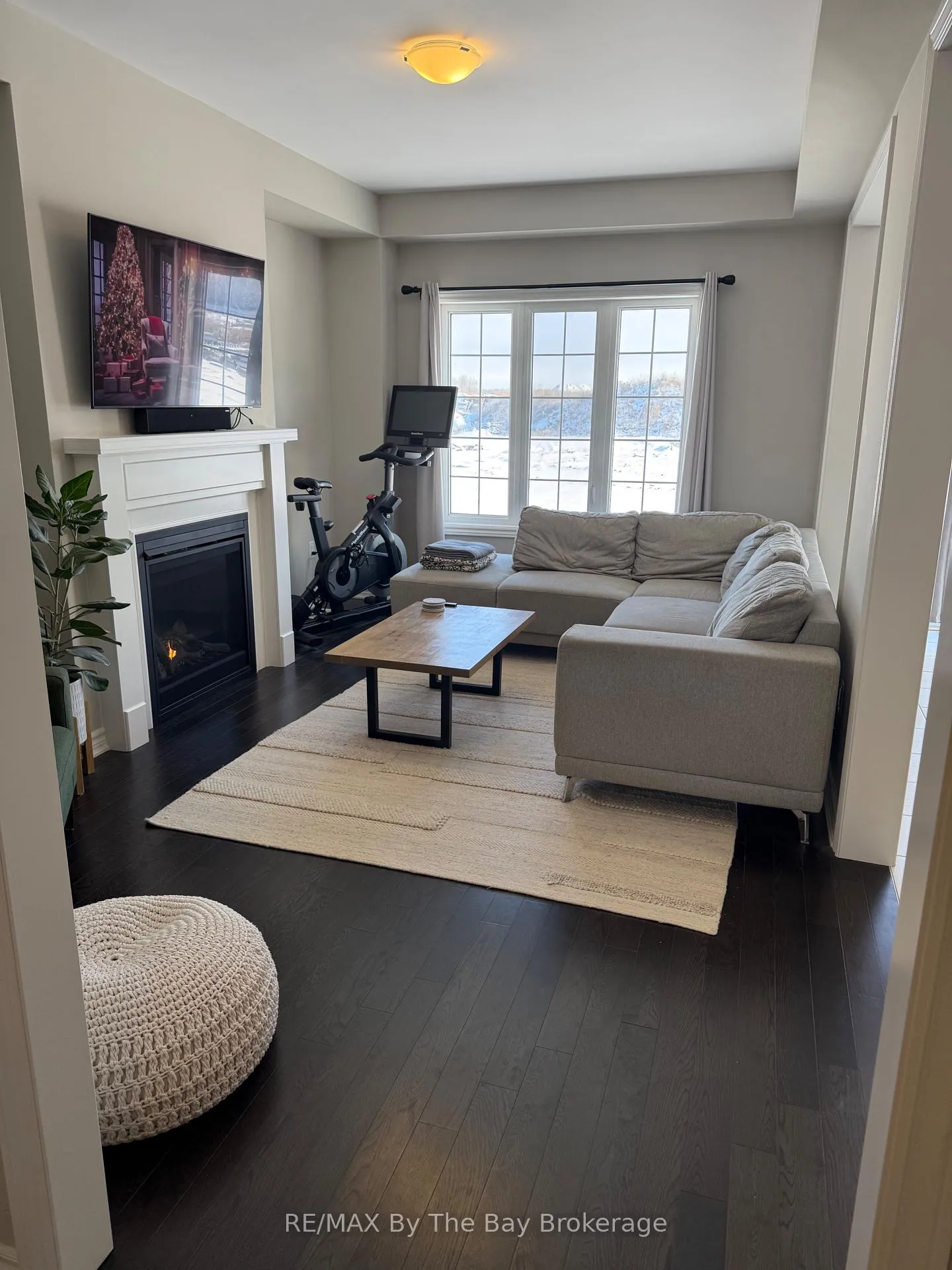 Photo 3 of 286 Springfield Crescent, Clearview, Stayner — HOMEH