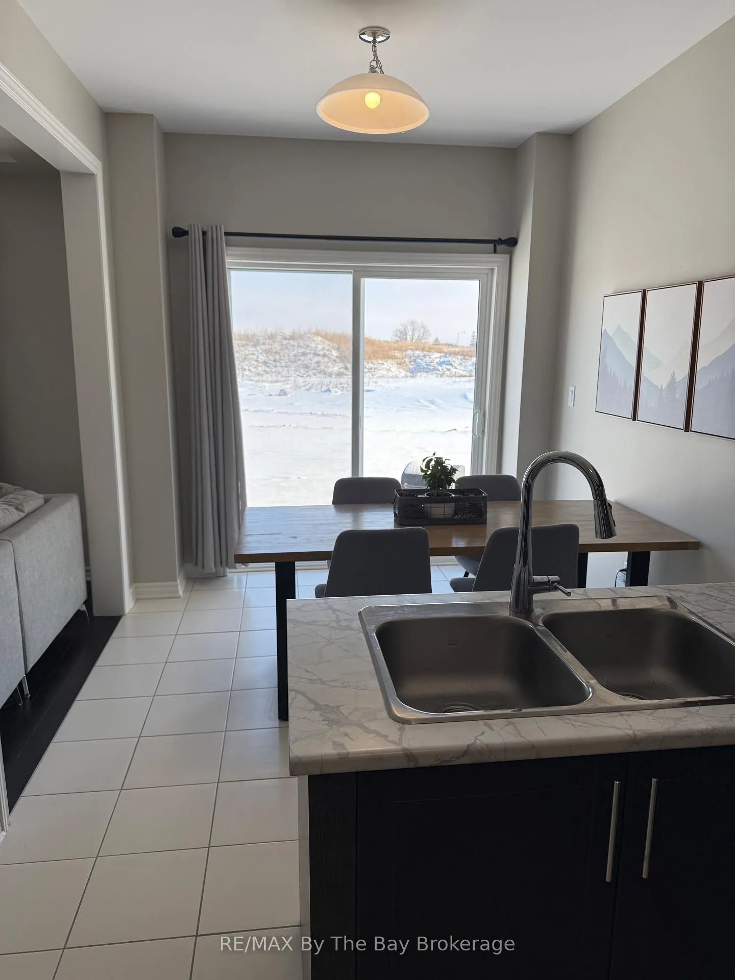 Photo 8 of 286 Springfield Crescent, Clearview, Stayner — HOMEH