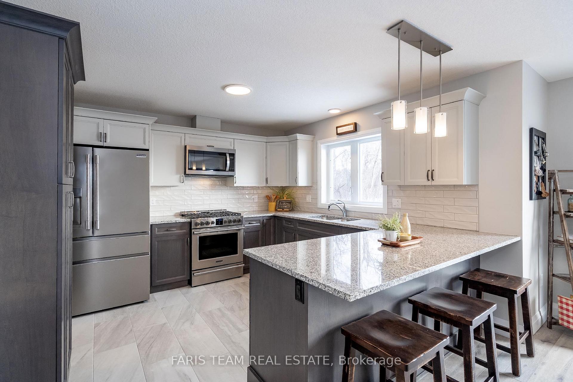 Photo 2 of 317 Edgehill Drive, Barrie, Edgehill Drive — HOMEH