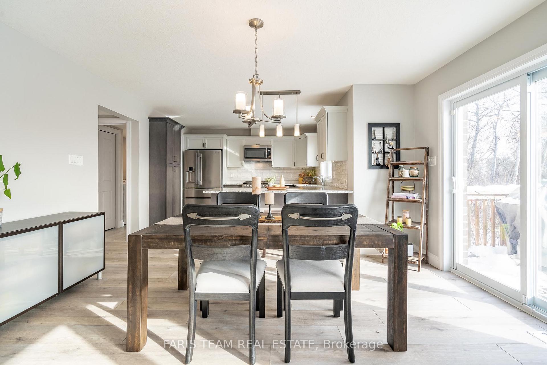 Photo 5 of 317 Edgehill Drive, Barrie, Edgehill Drive — HOMEH
