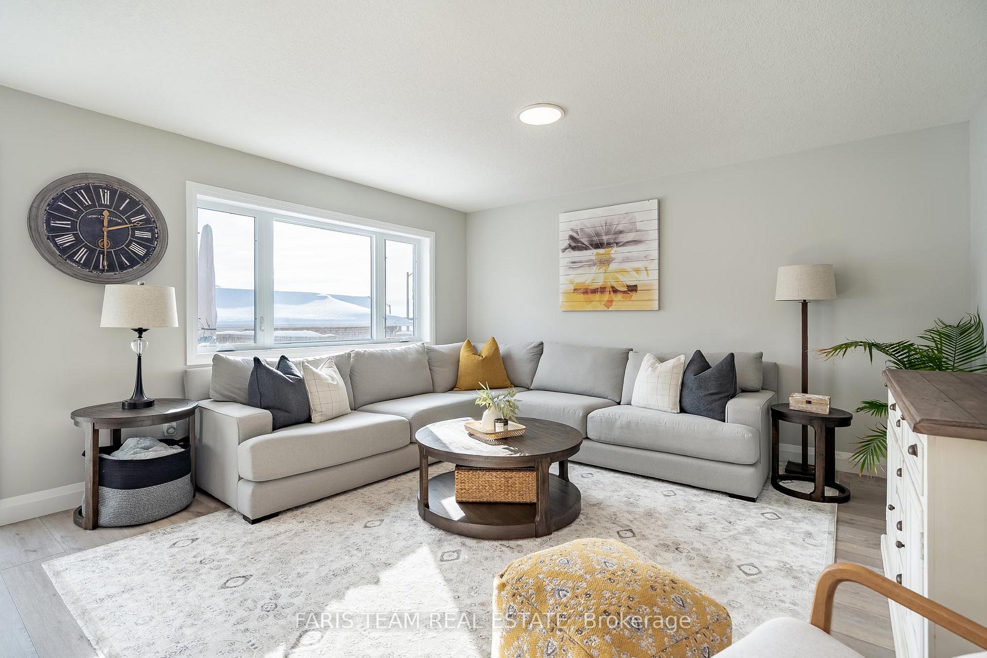 Photo 6 of 317 Edgehill Drive, Barrie, Edgehill Drive — HOMEH
