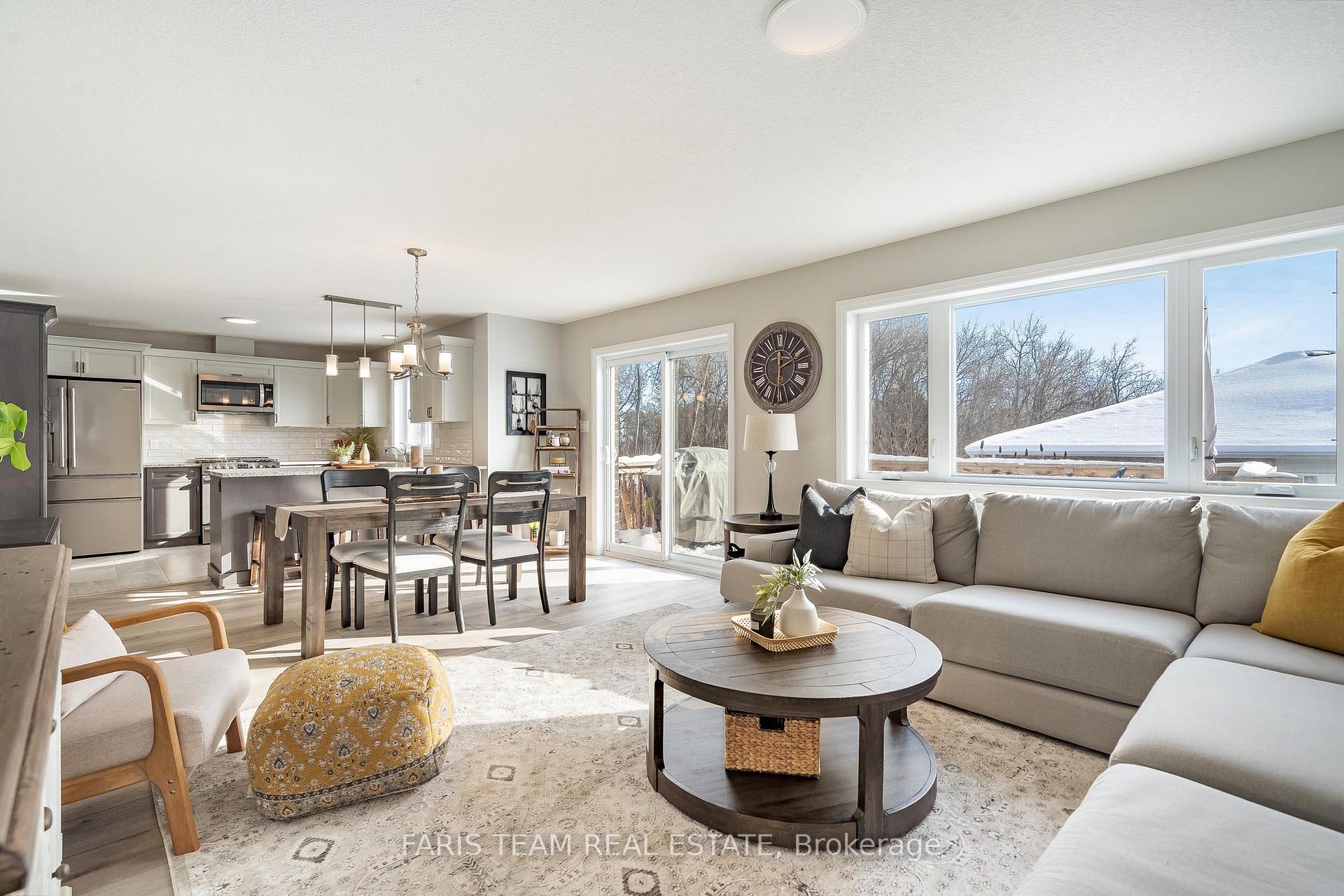 Photo 8 of 317 Edgehill Drive, Barrie, Edgehill Drive — HOMEH