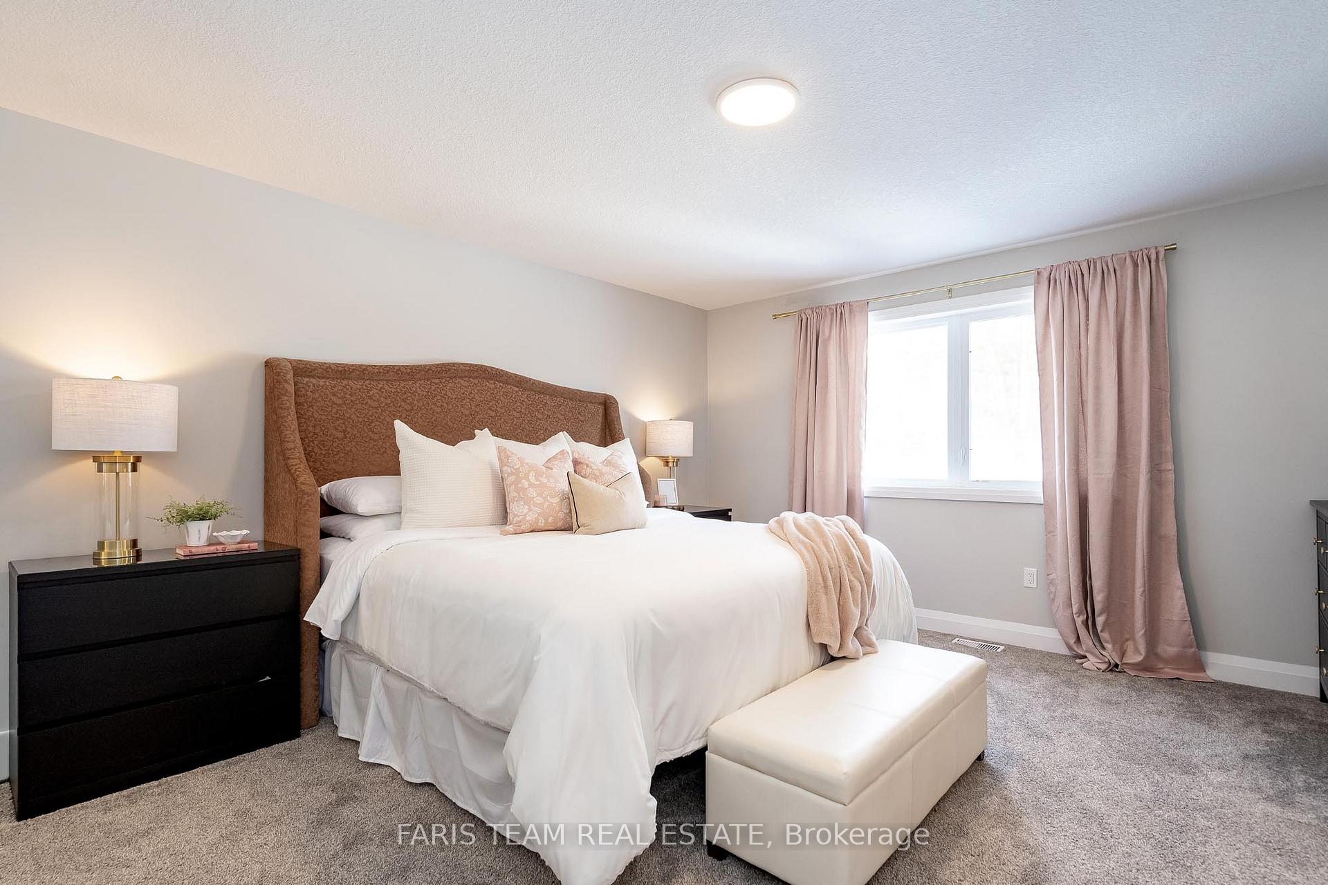 Photo 9 of 317 Edgehill Drive, Barrie, Edgehill Drive — HOMEH