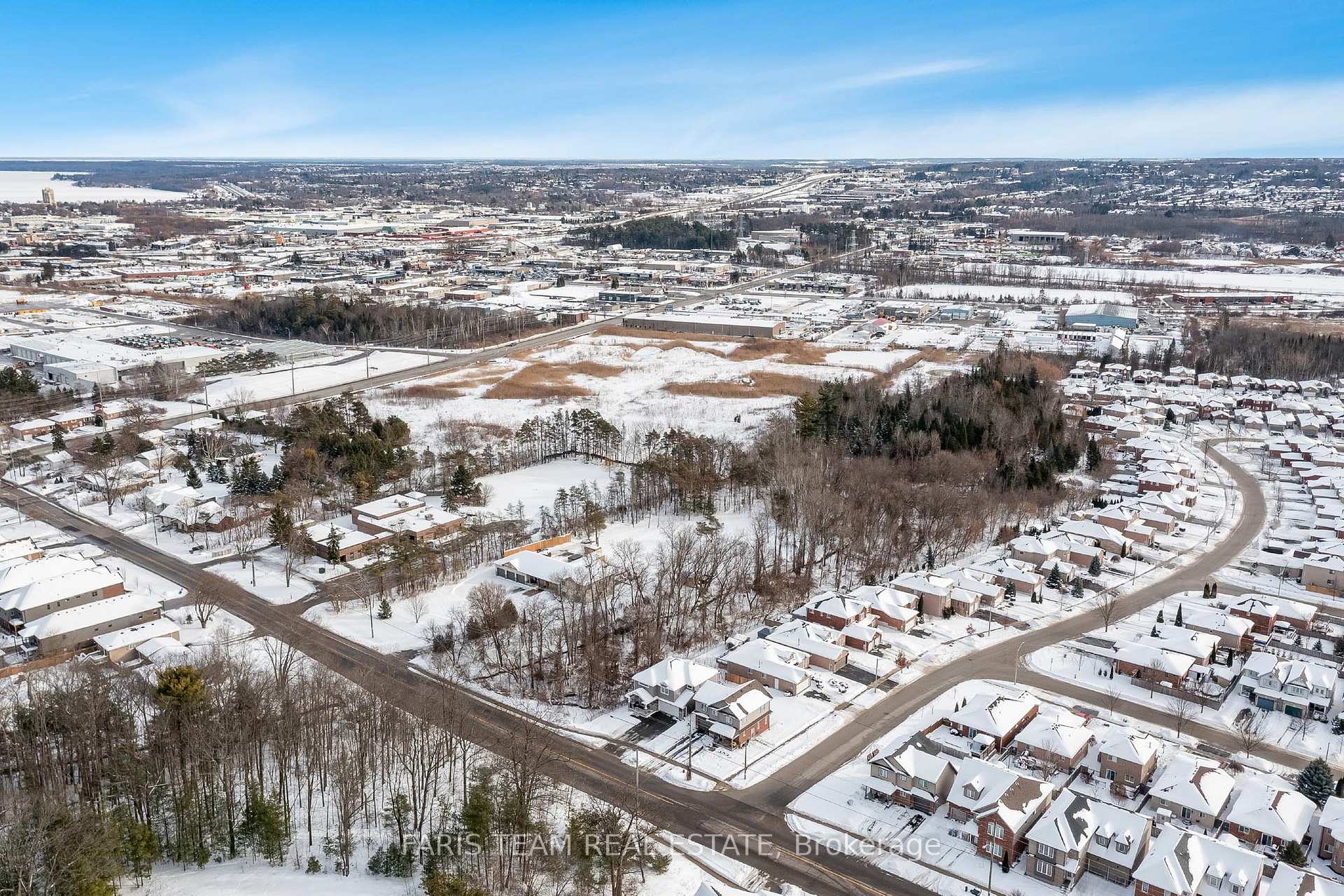 Photo 17 of 317 Edgehill Drive, Barrie, Edgehill Drive — HOMEH