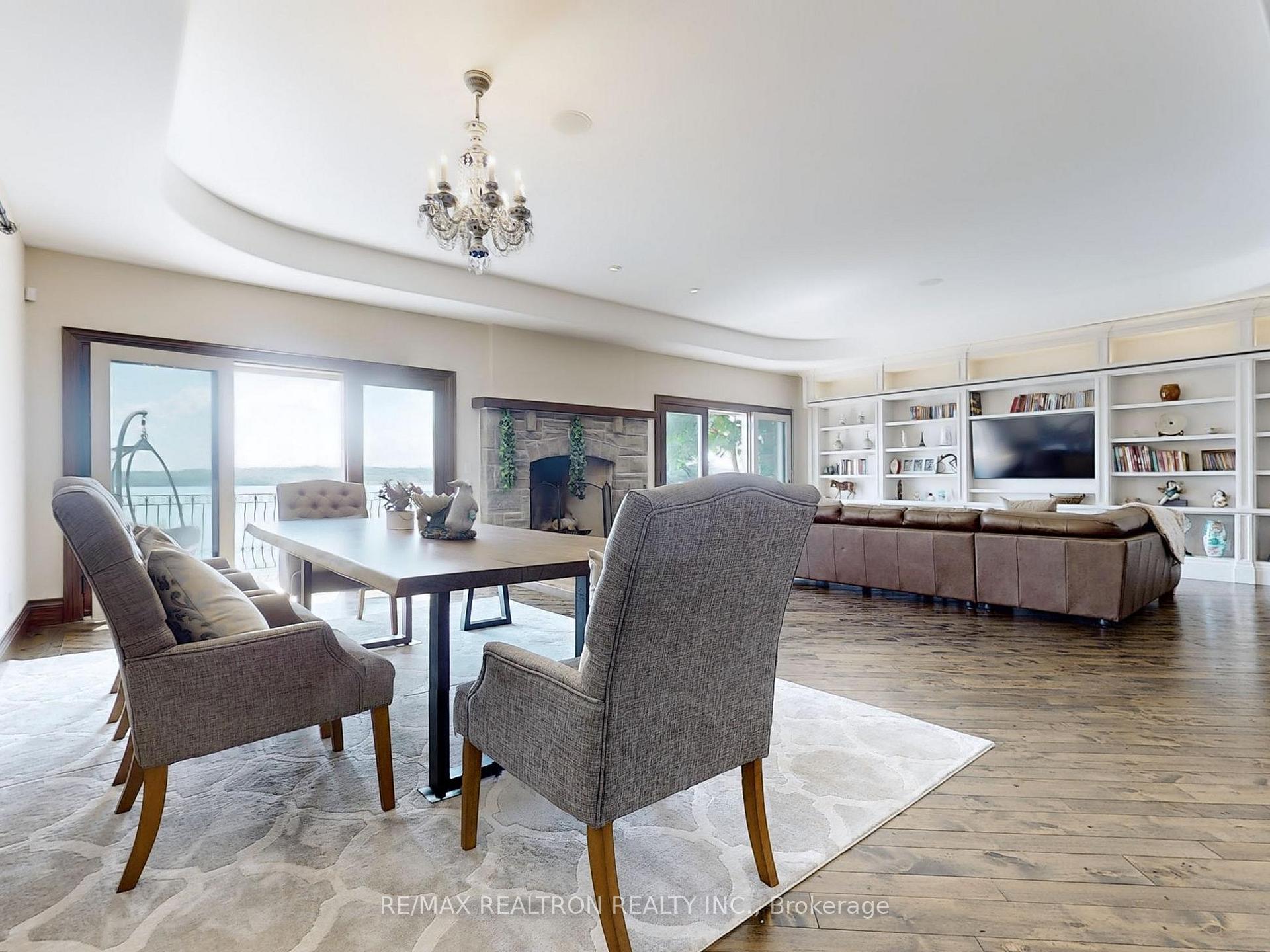 Photo 5 of 35 Kempenfelt Drive, Barrie, City Centre — HOMEH