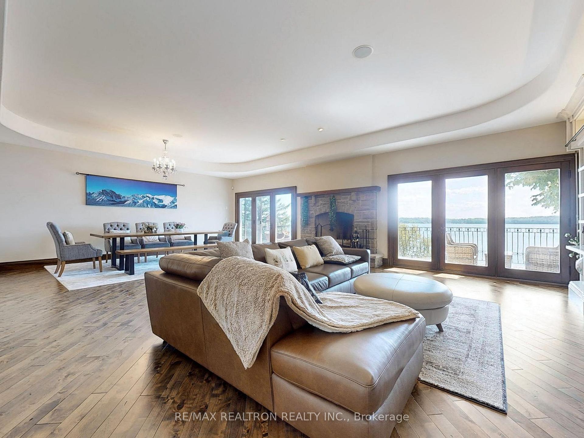 Photo 6 of 35 Kempenfelt Drive, Barrie, City Centre — HOMEH