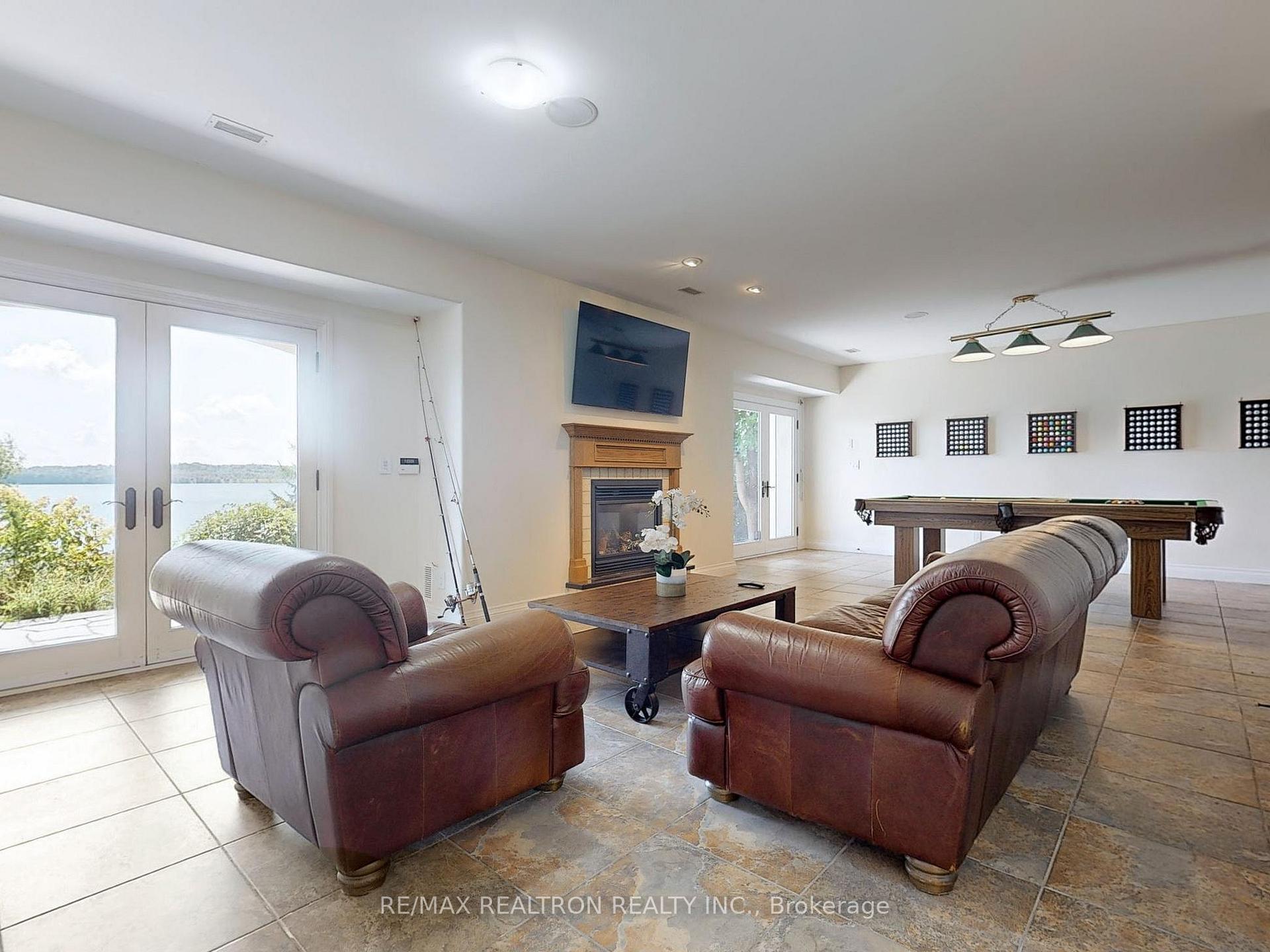 Photo 22 of 35 Kempenfelt Drive, Barrie, City Centre — HOMEH