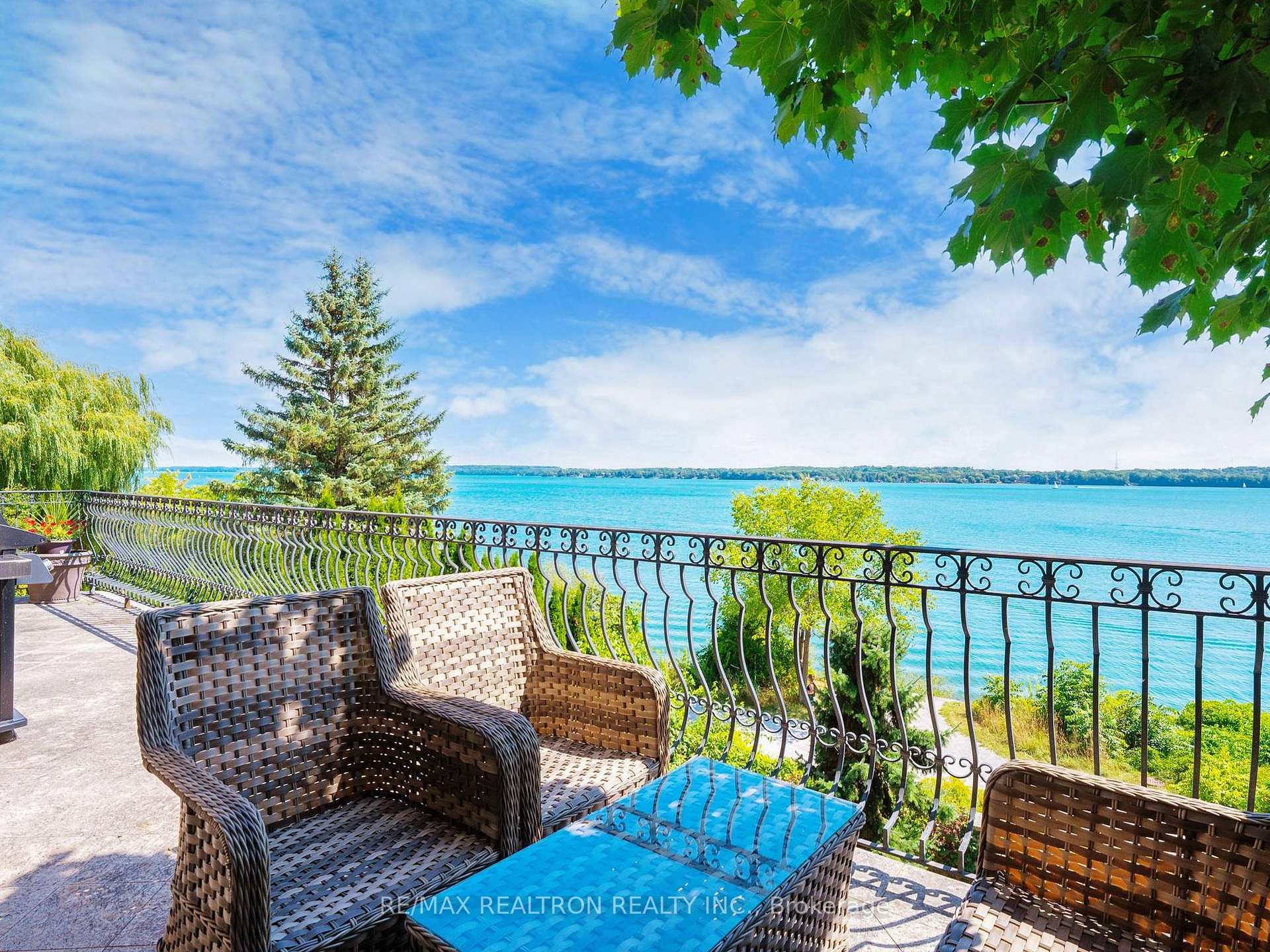 Photo 25 of 35 Kempenfelt Drive, Barrie, City Centre — HOMEH