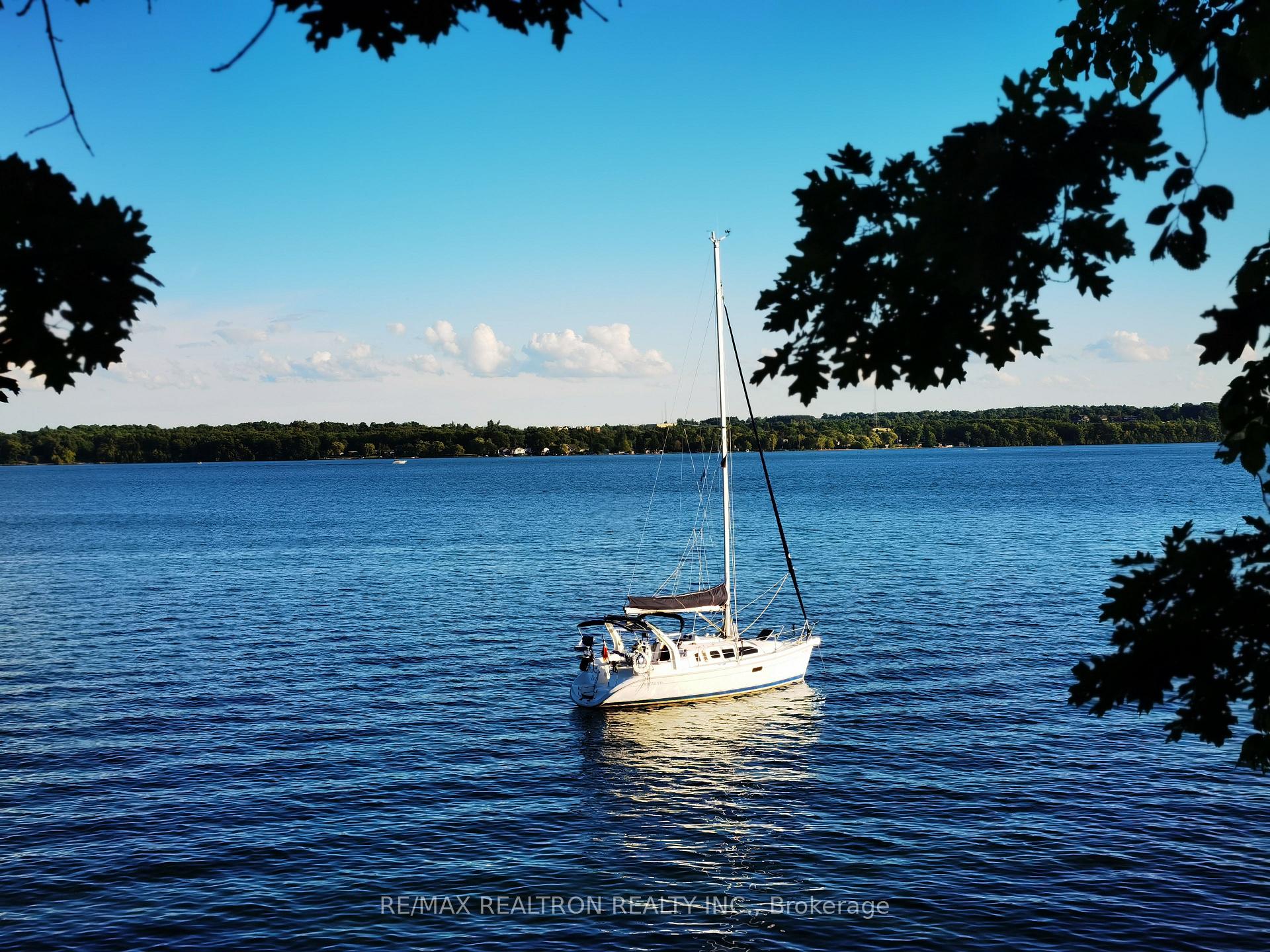 Photo 35 of 35 Kempenfelt Drive, Barrie, City Centre — HOMEH
