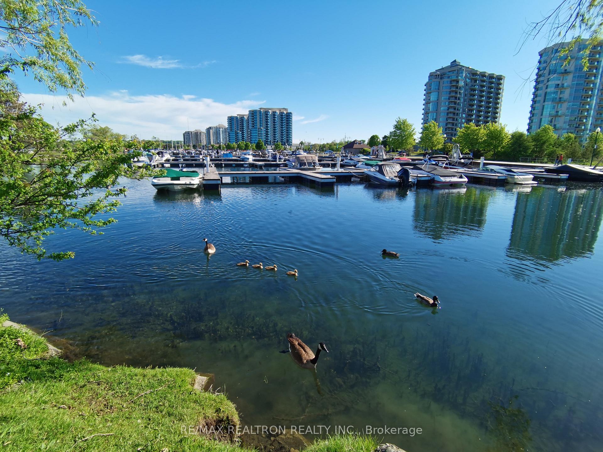 Photo 36 of 35 Kempenfelt Drive, Barrie, City Centre — HOMEH