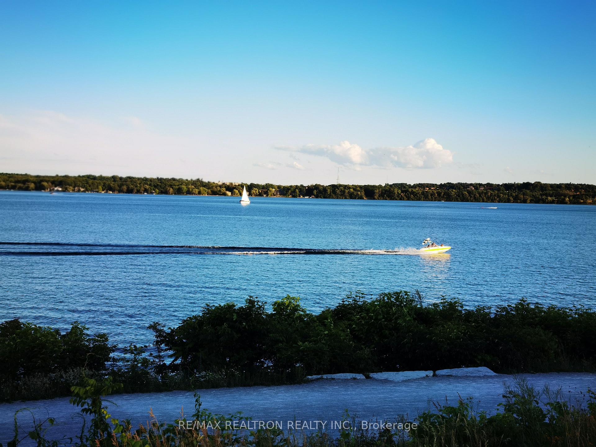 Photo 40 of 35 Kempenfelt Drive, Barrie, City Centre — HOMEH