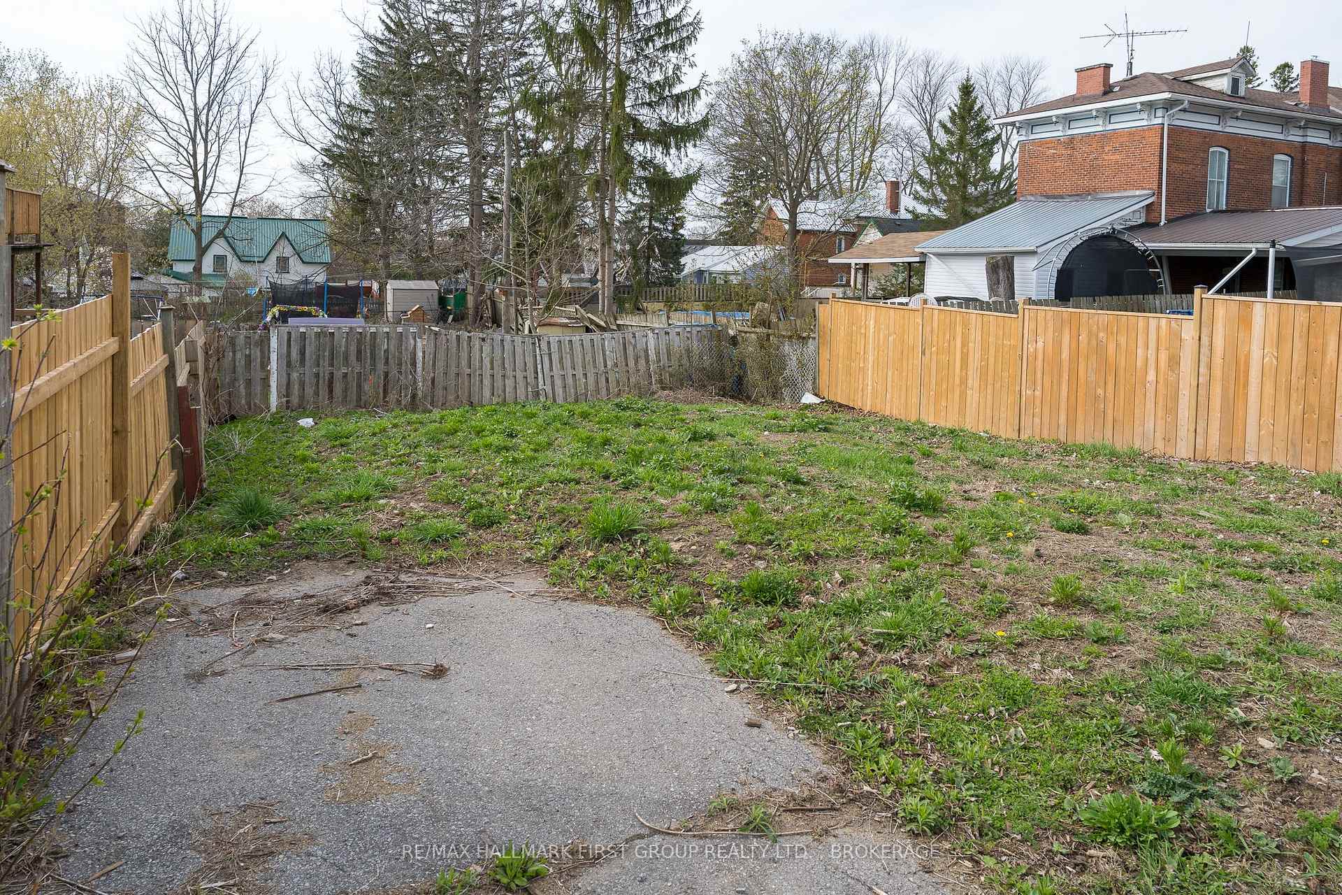 Photo 6 of 284 Dundas Street, Deseronto, Deseronto (Town) — HOMEH