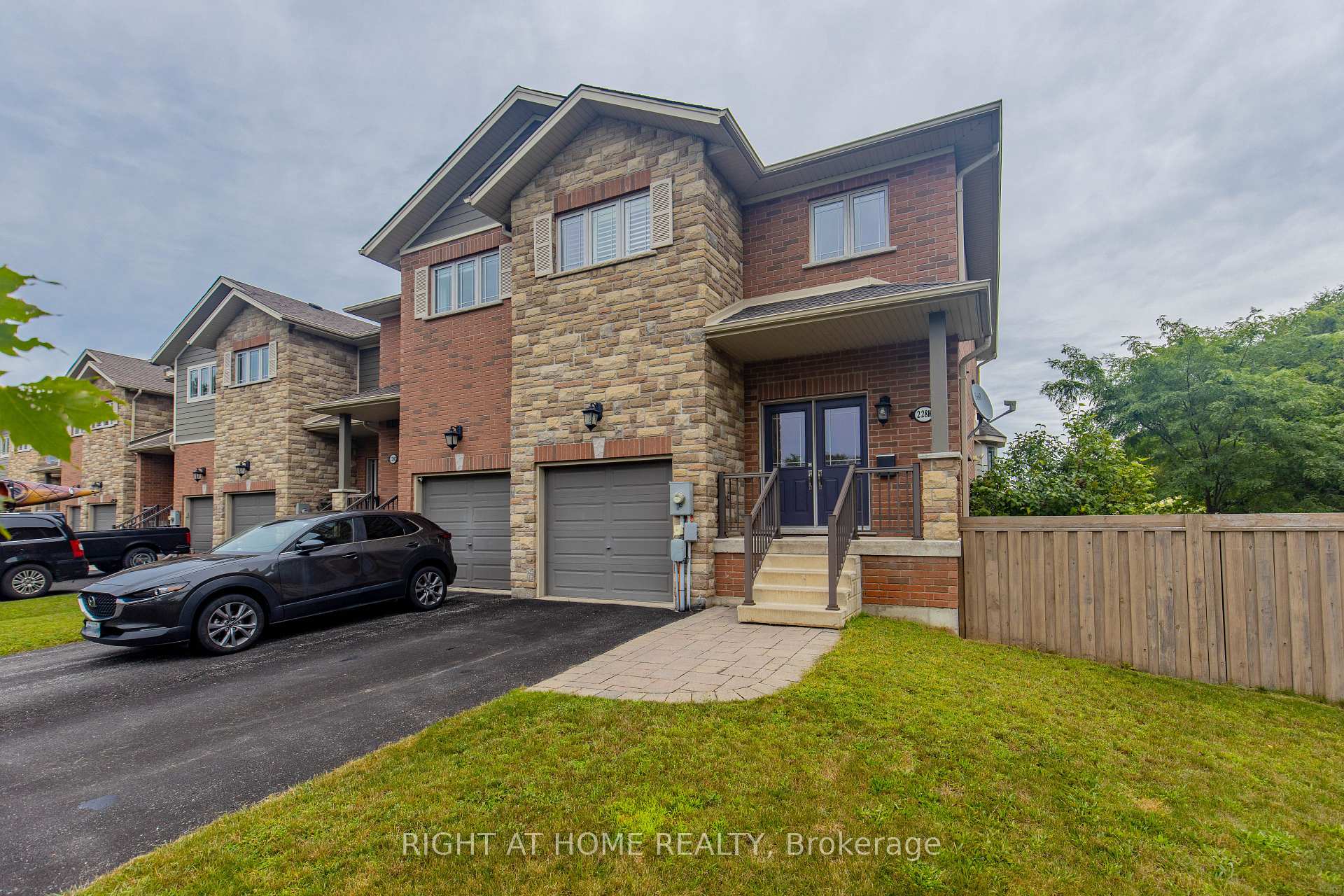 Photo 1 of 228H Crawford Street, Barrie, Ardagh — HOMEH