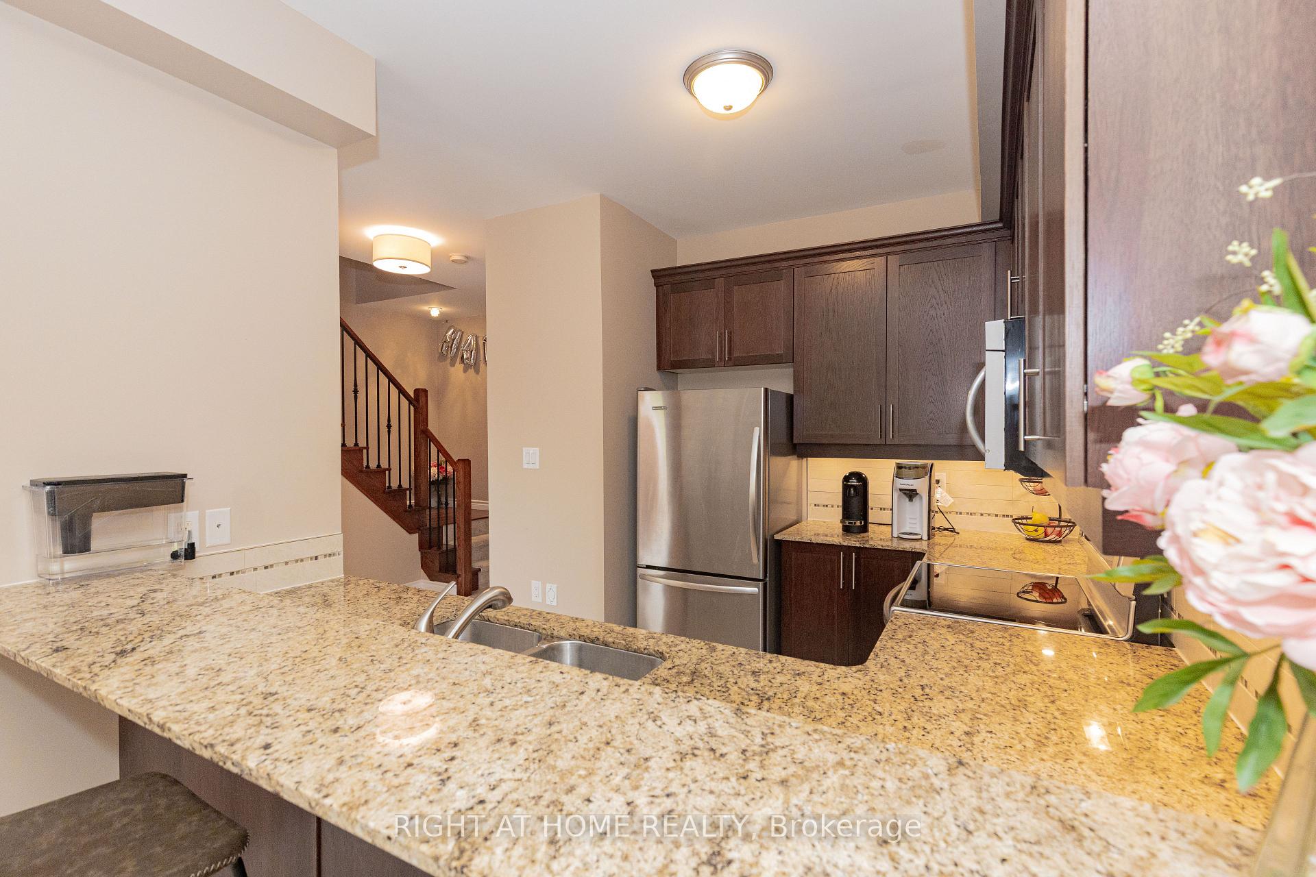 Photo 6 of 228H Crawford Street, Barrie, Ardagh — HOMEH