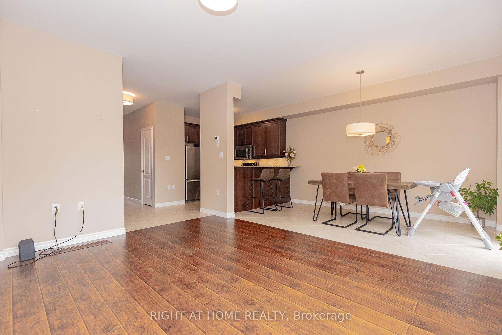 Photo 7 of 228H Crawford Street, Barrie, Ardagh — HOMEH
