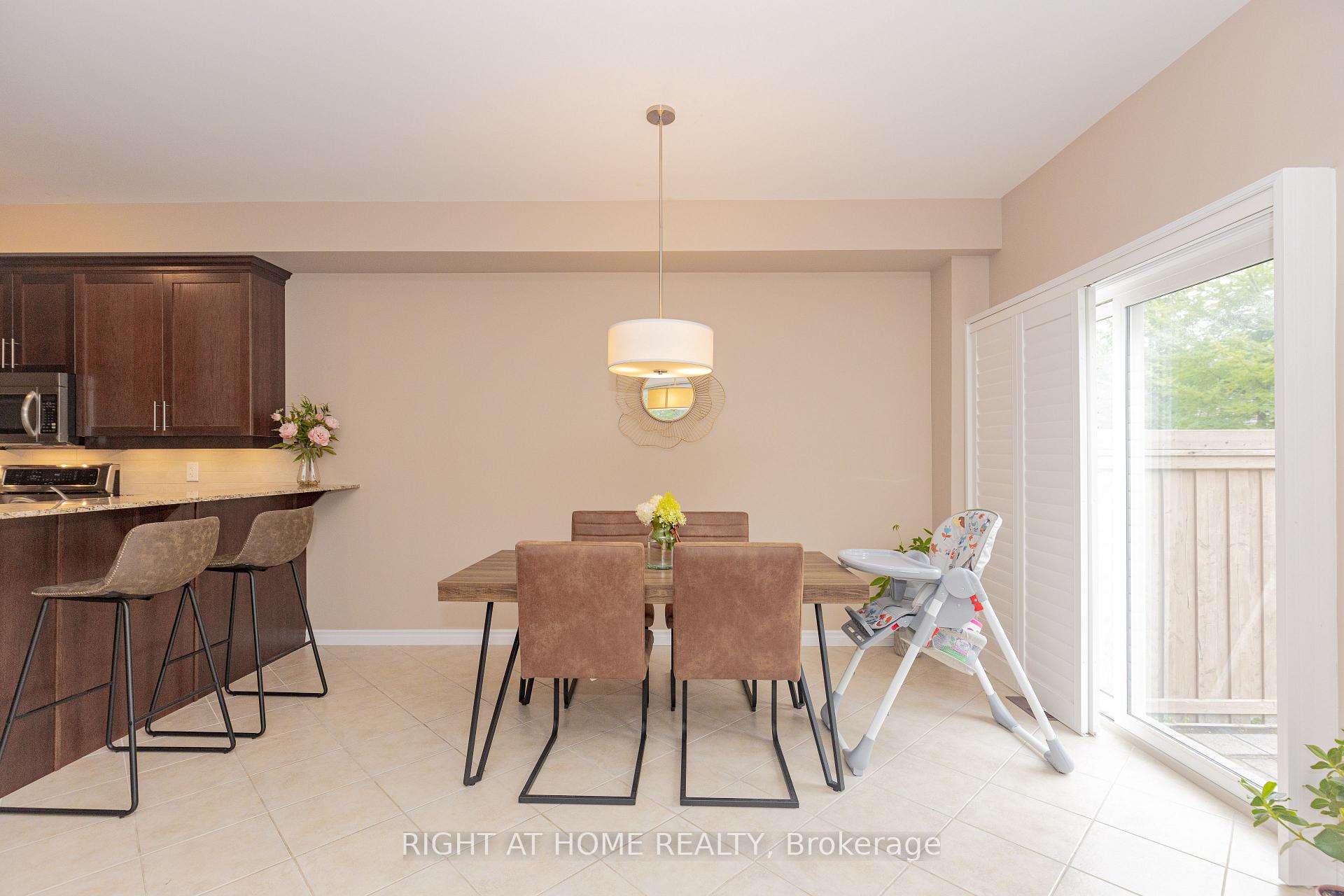 Photo 8 of 228H Crawford Street, Barrie, Ardagh — HOMEH