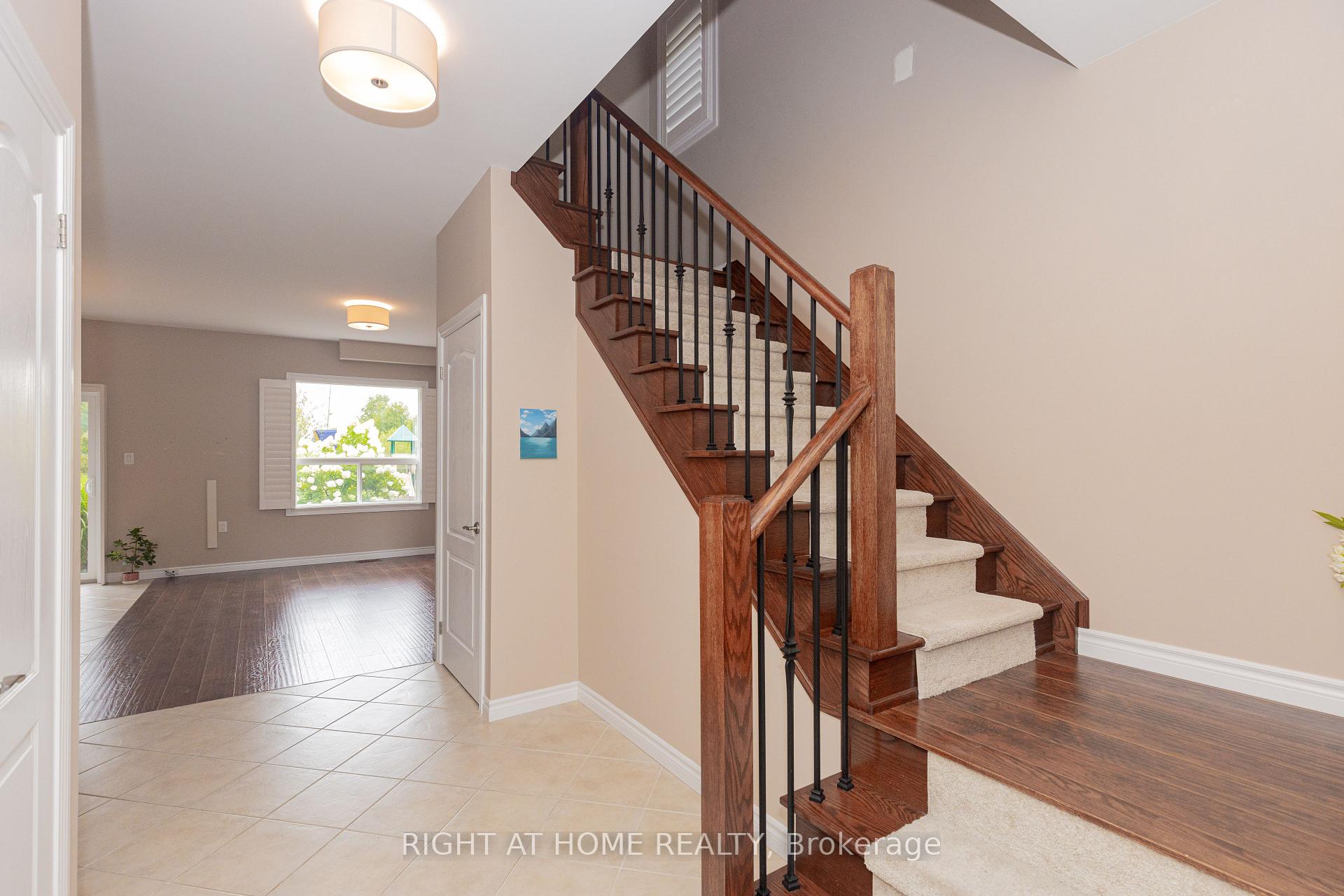 Photo 10 of 228H Crawford Street, Barrie, Ardagh — HOMEH