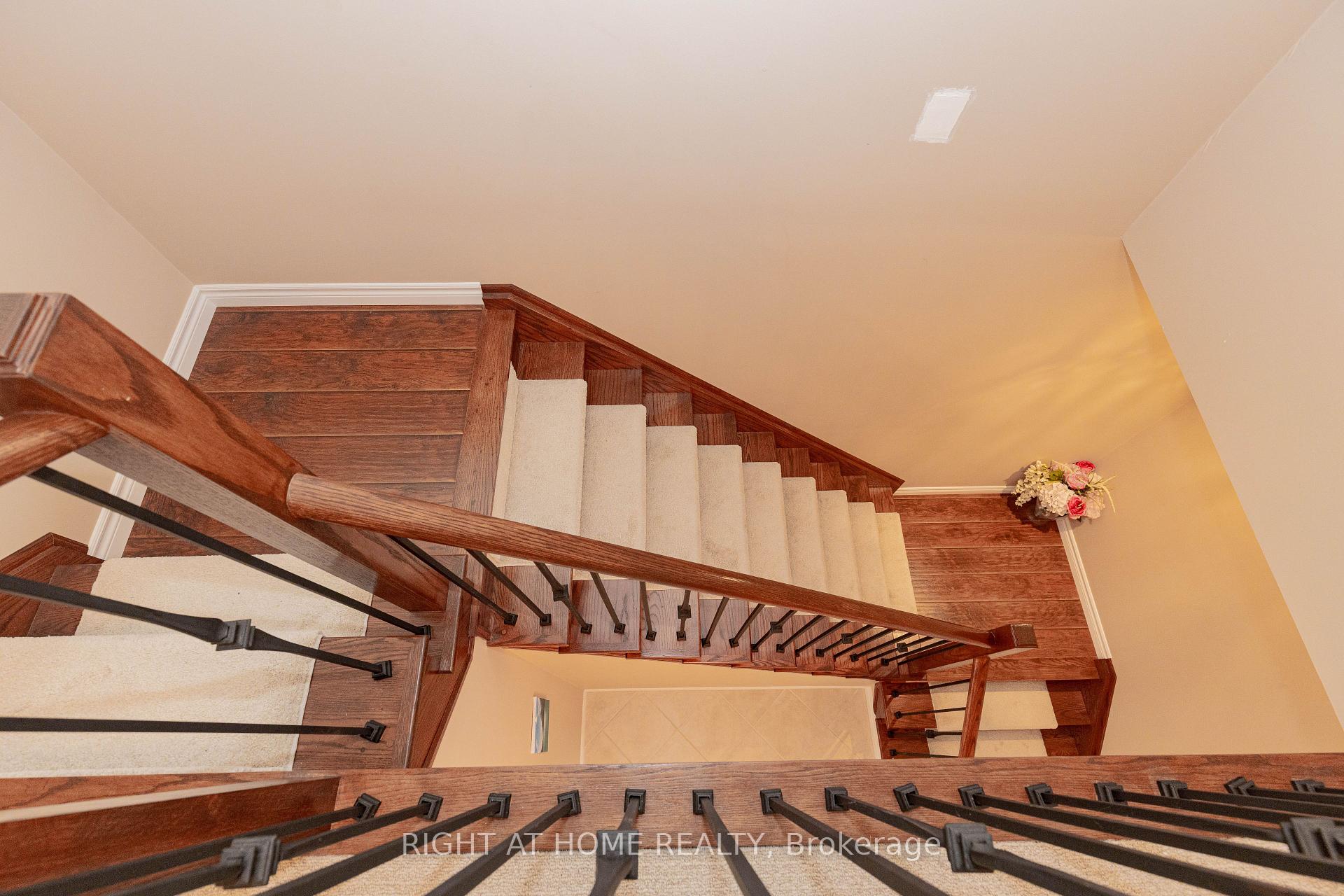 Photo 12 of 228H Crawford Street, Barrie, Ardagh — HOMEH