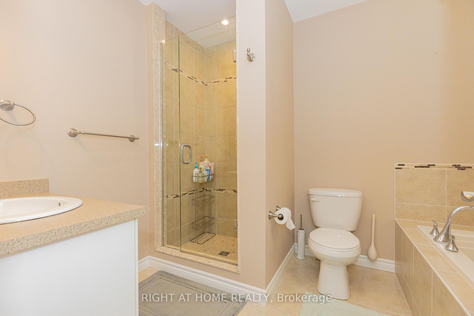 Photo 14 of 228H Crawford Street, Barrie, Ardagh — HOMEH