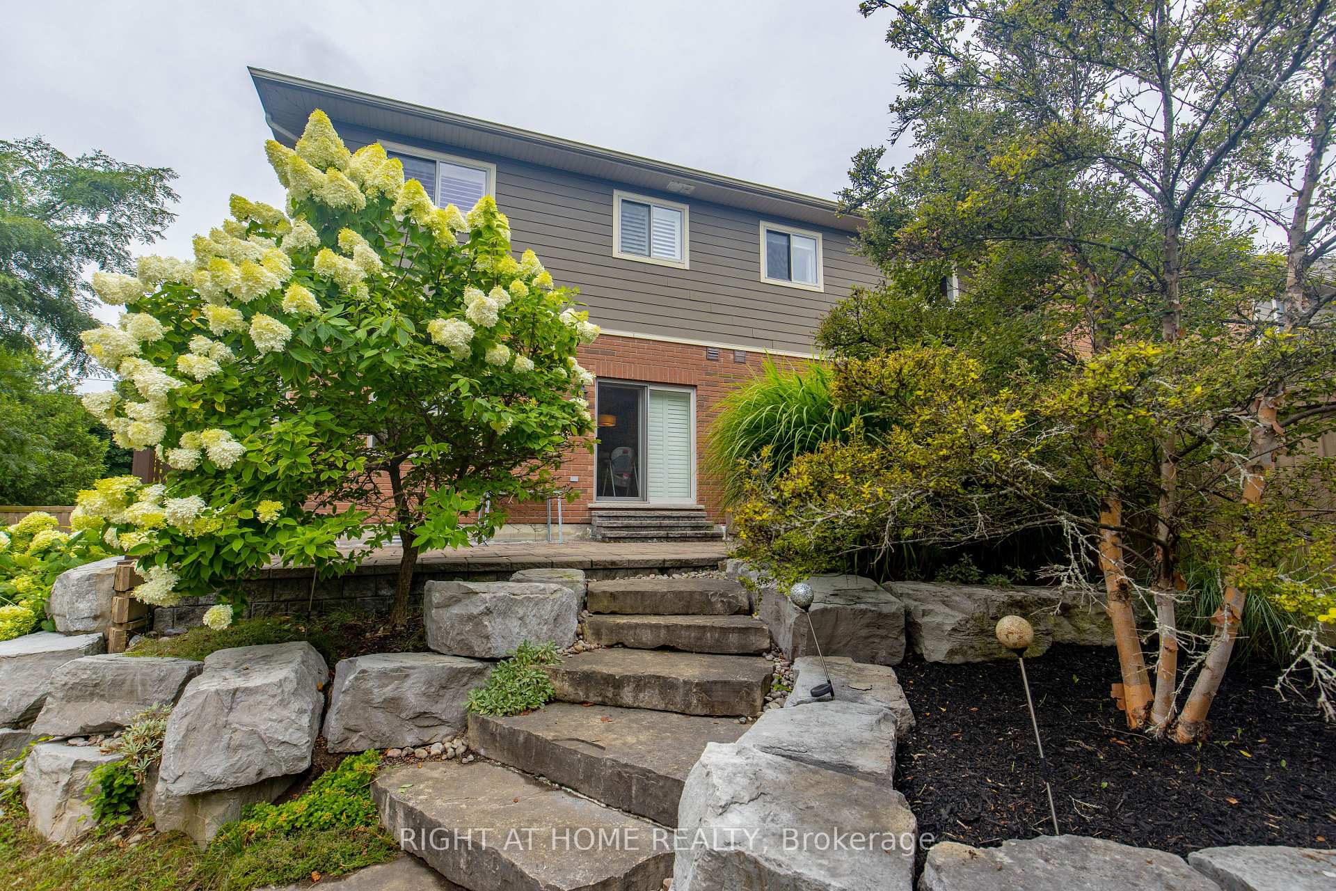 Photo 22 of 228H Crawford Street, Barrie, Ardagh — HOMEH