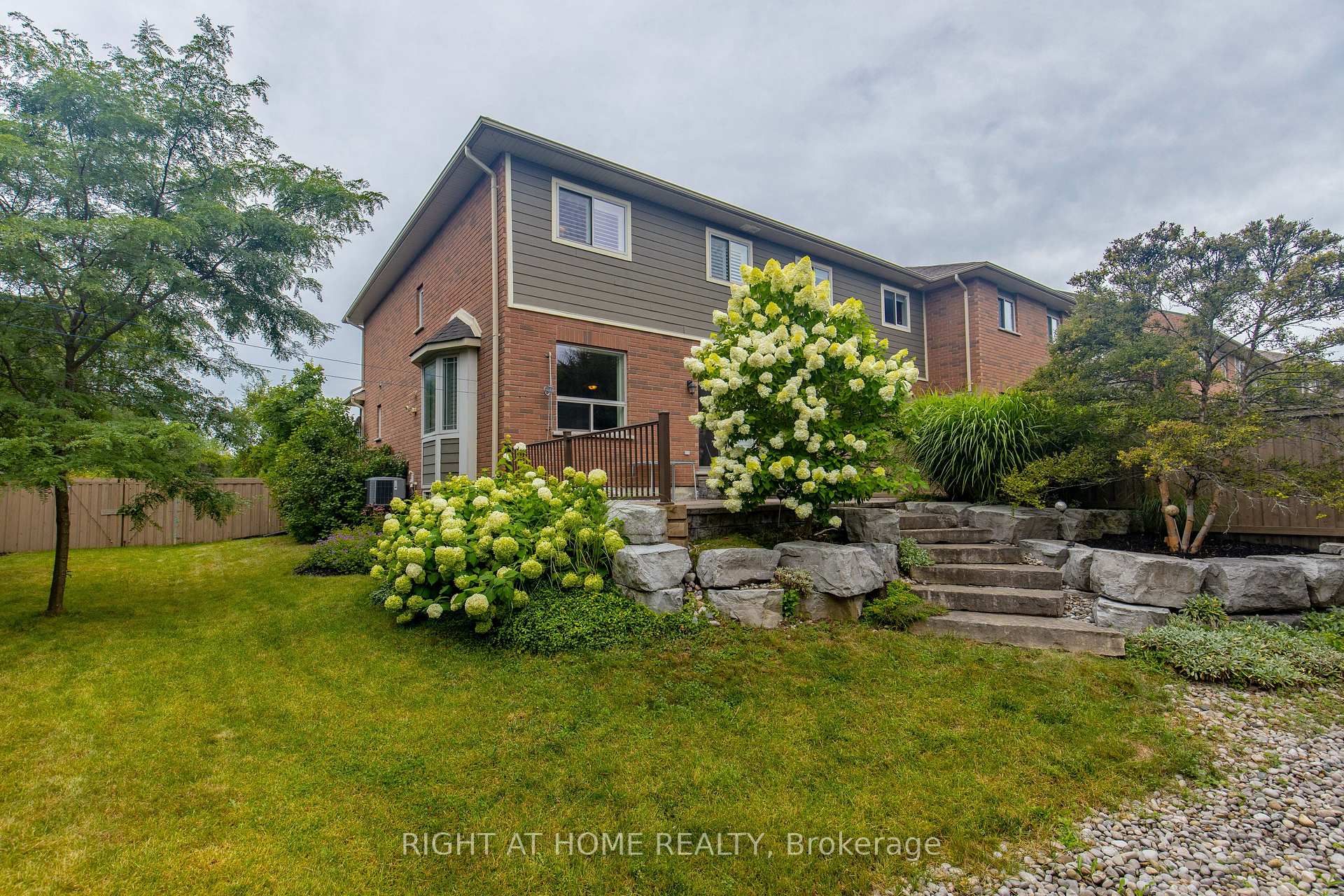 Photo 27 of 228H Crawford Street, Barrie, Ardagh — HOMEH