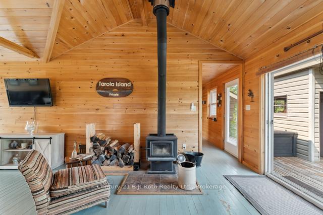 Photo 7 of 1 252c Island, Carling — HOMEH