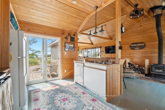 Photo 12 of 1 252c Island, Carling — HOMEH