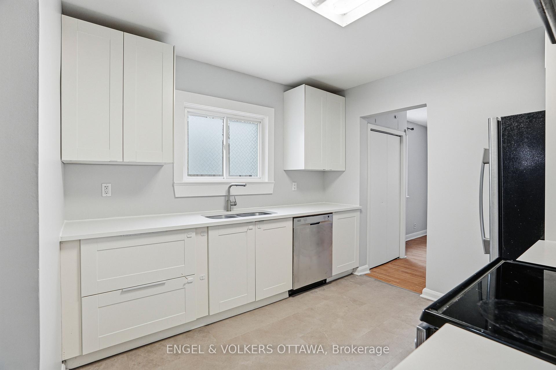 Photo 14 of 153 Hickory Street, Ottawa, West Centre Town — HOMEH