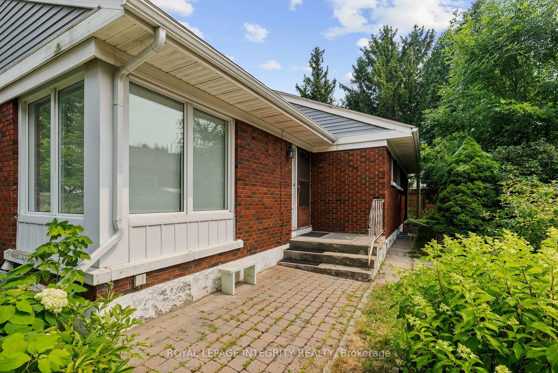 Photo 3 of 2158 Bel-air Drive, Ottawa, Bel Air Park — HOMEH