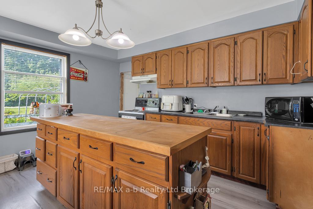 Photo 13 of 11981 Whittaker Road, Malahide, Springfield — HOMEH