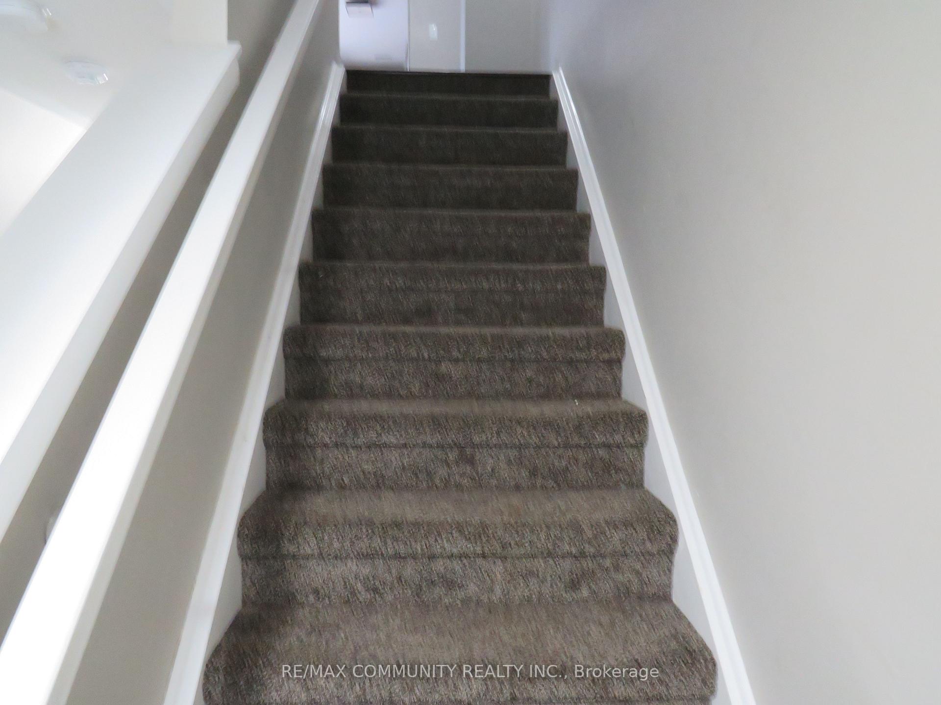 Photo 3 of Unit 4, 91 Coughlin Road, Barrie, Holly — HOMEH