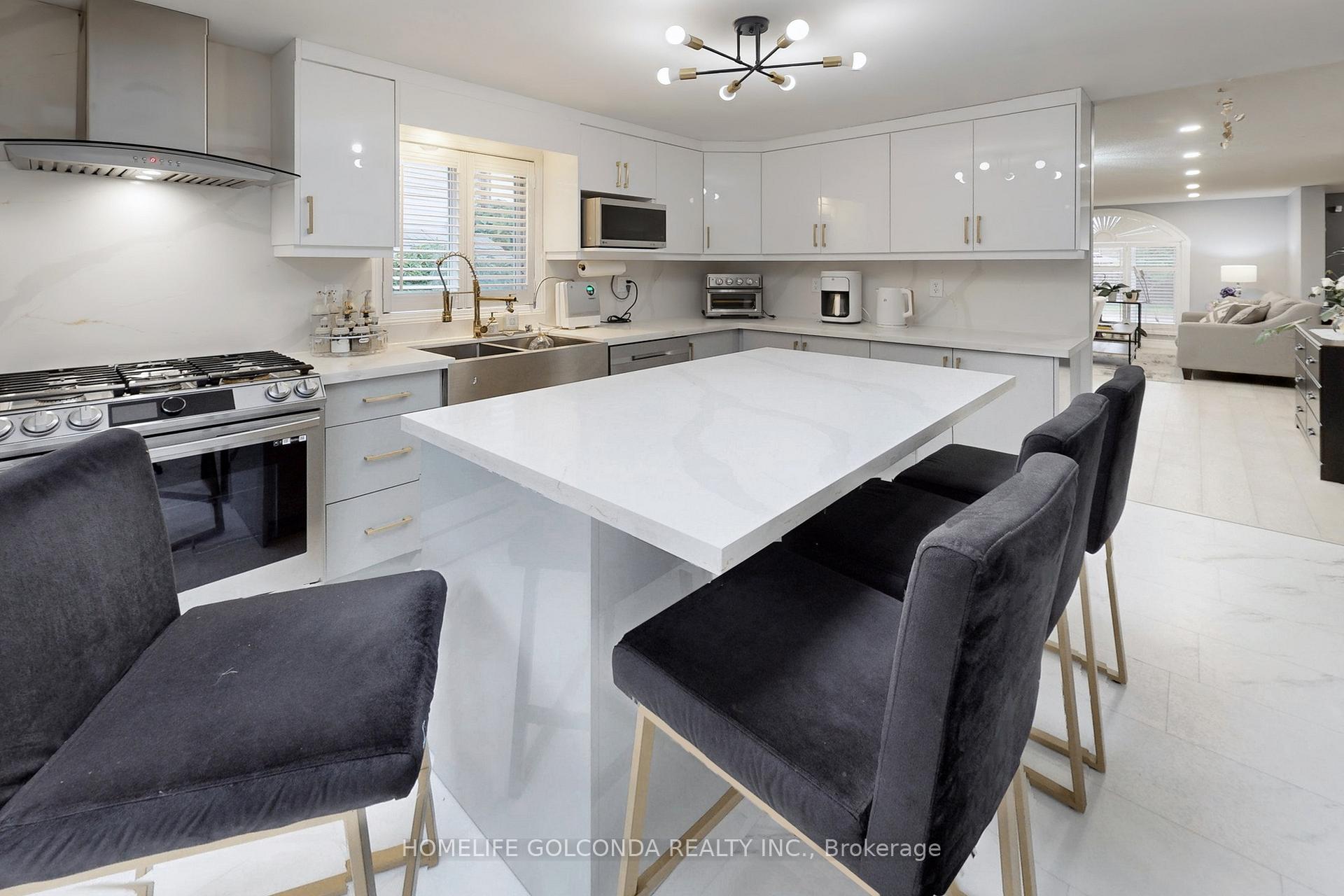 Photo 10 of 133 Hanmer Street W, Barrie, West Bayfield — HOMEH