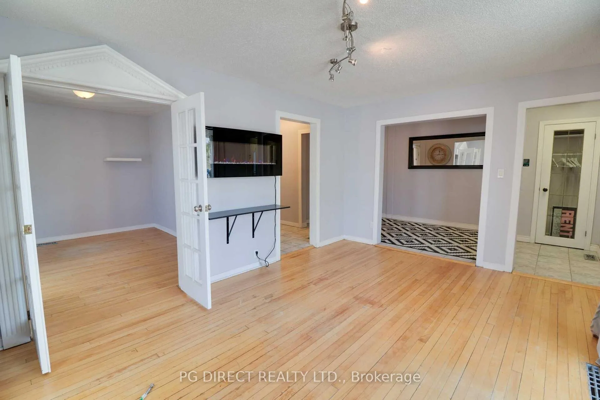 Photo 4 of 1583 Regent Street, Out of Area — HOMEH