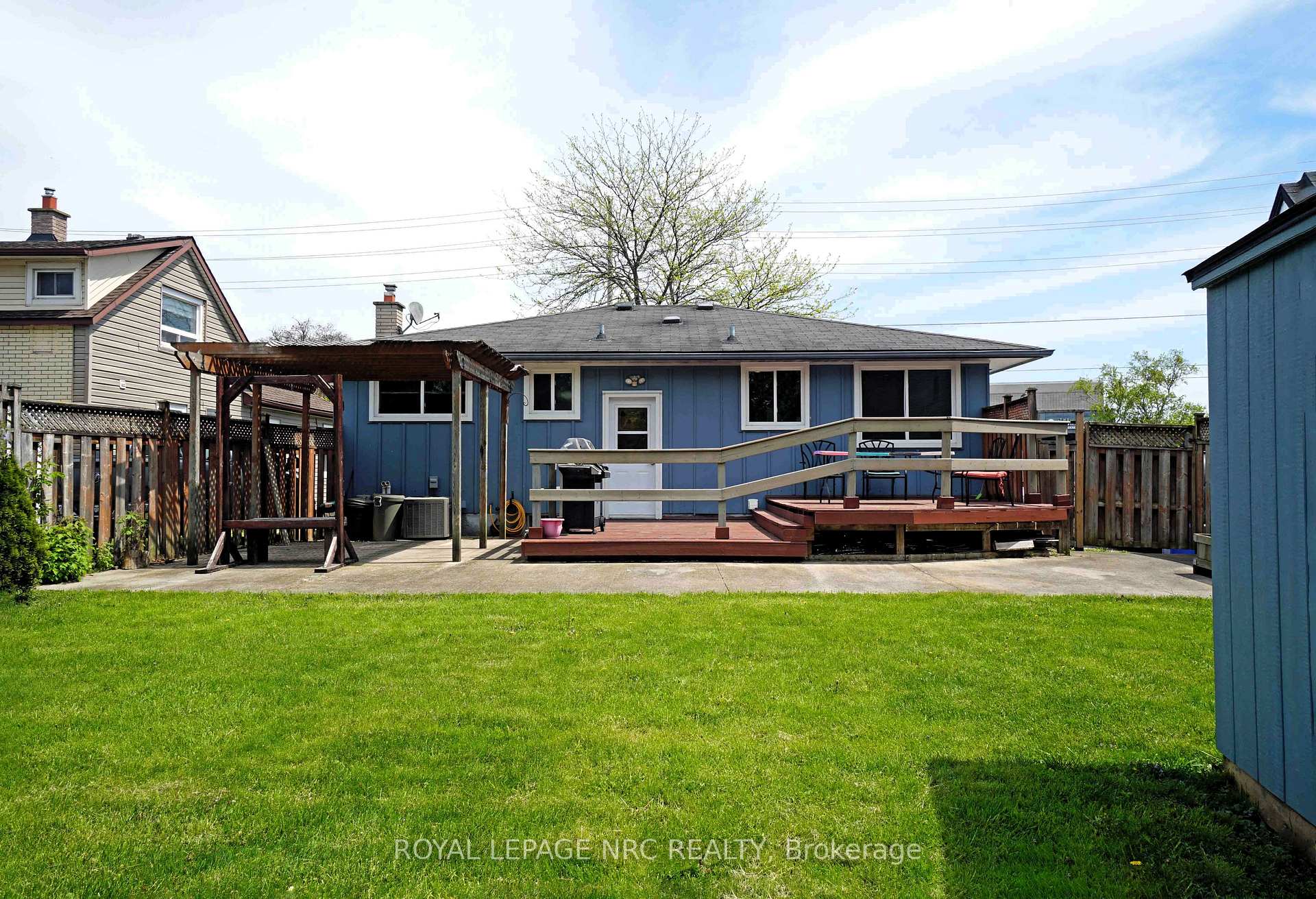 Photo 8 of 228 Pelham Road, St. Catharines, Western Hill — HOMEH