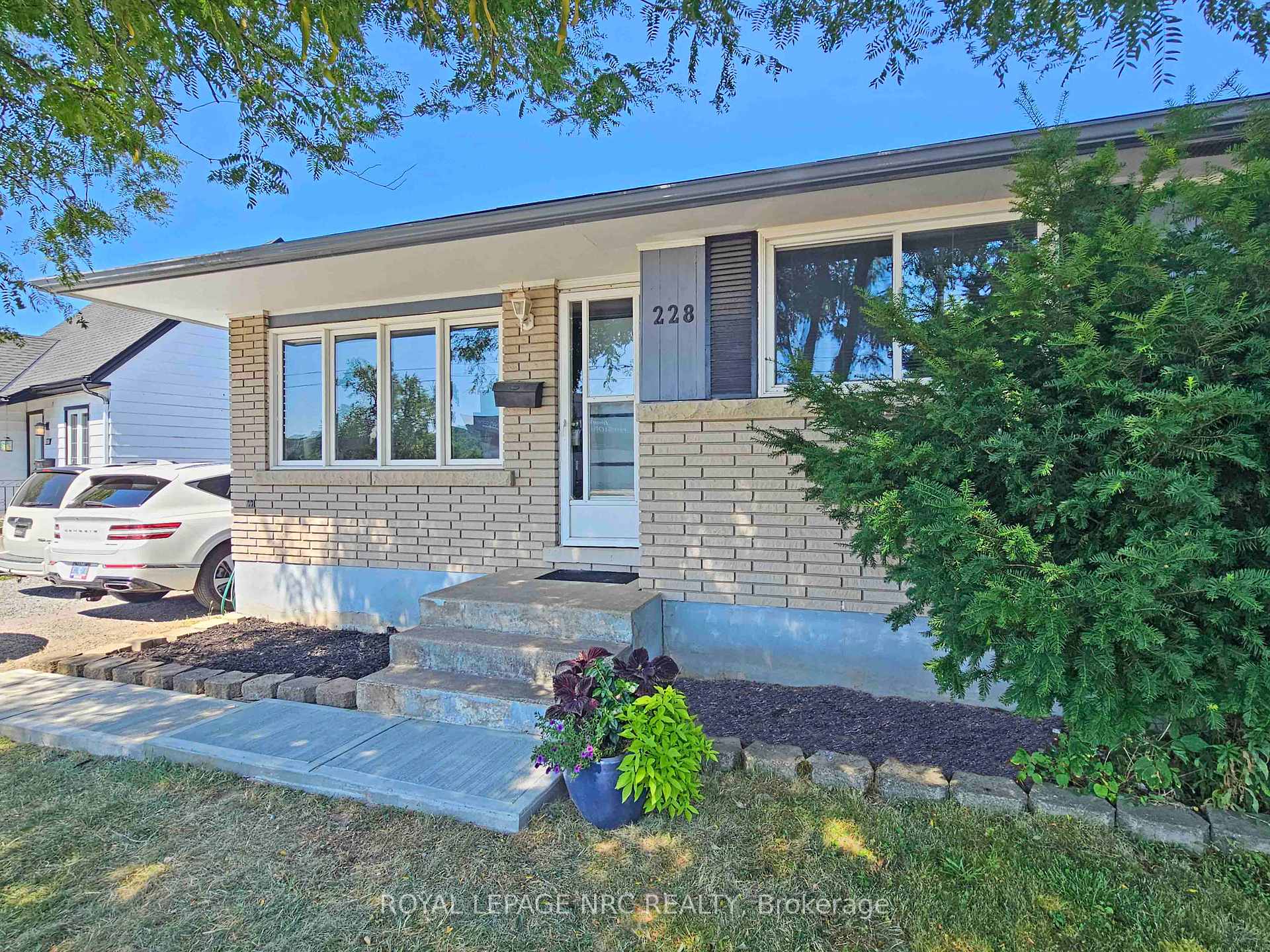 Photo 14 of 228 Pelham Road, St. Catharines, Western Hill — HOMEH
