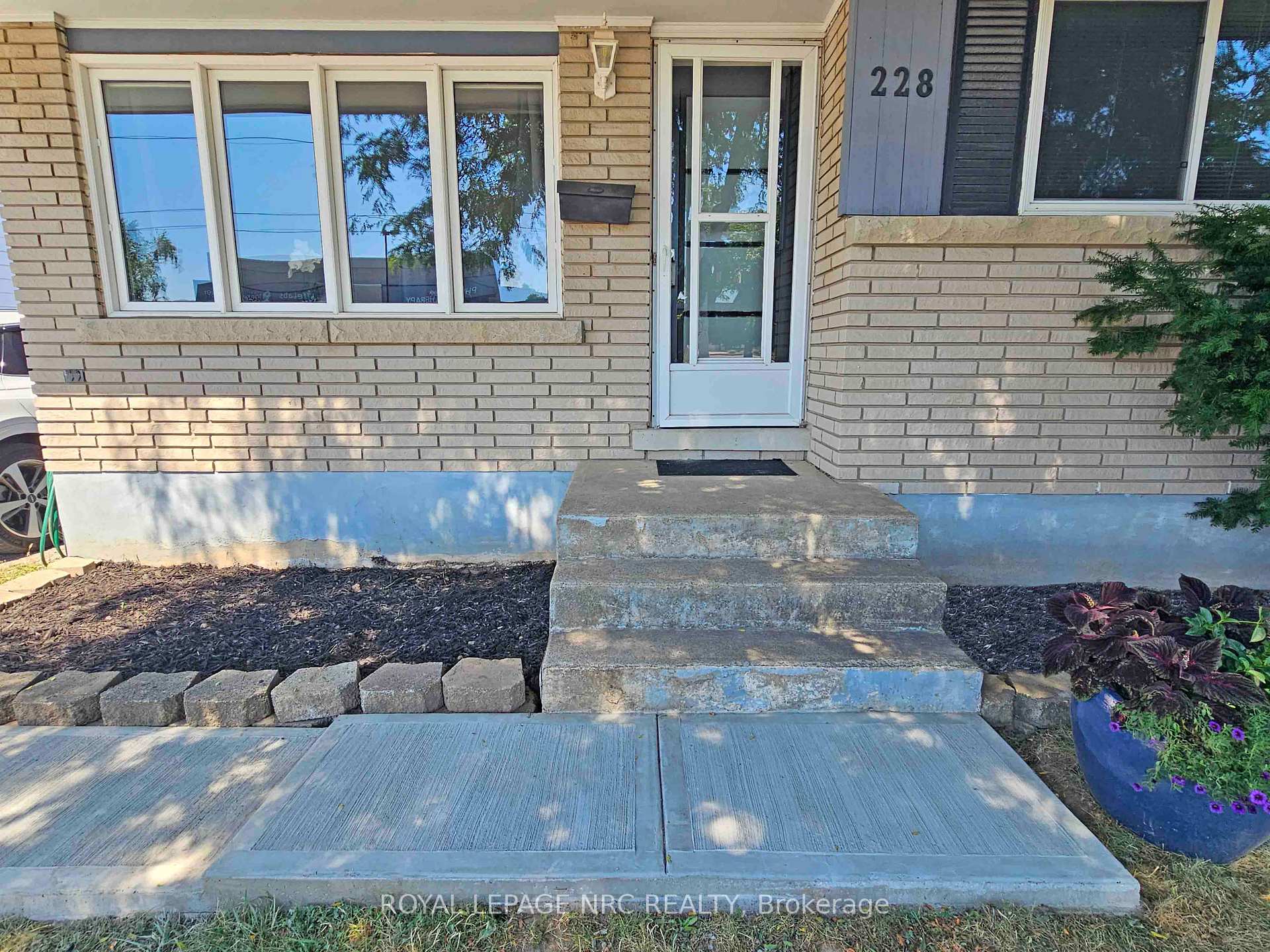 Photo 15 of 228 Pelham Road, St. Catharines, Western Hill — HOMEH