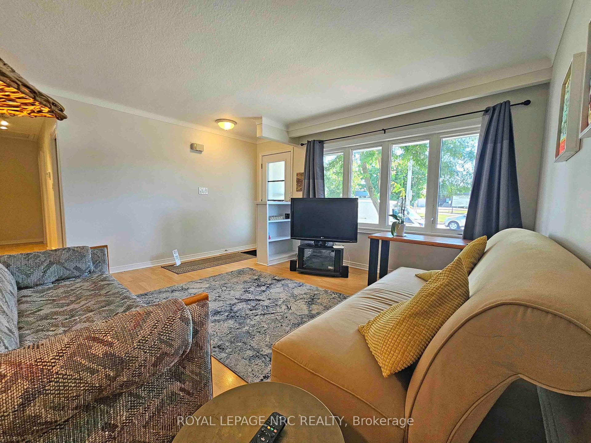 Photo 17 of 228 Pelham Road, St. Catharines, Western Hill — HOMEH