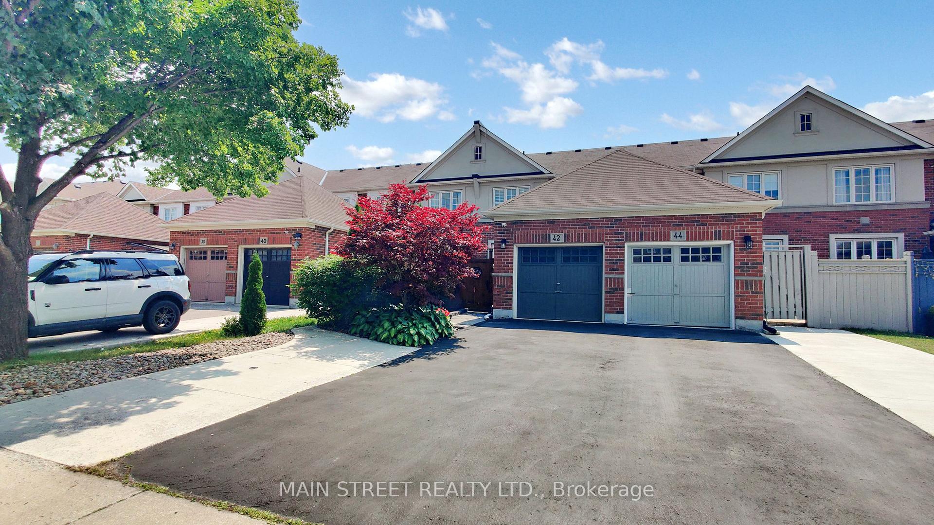 Front of 42 Bellchase Trail
