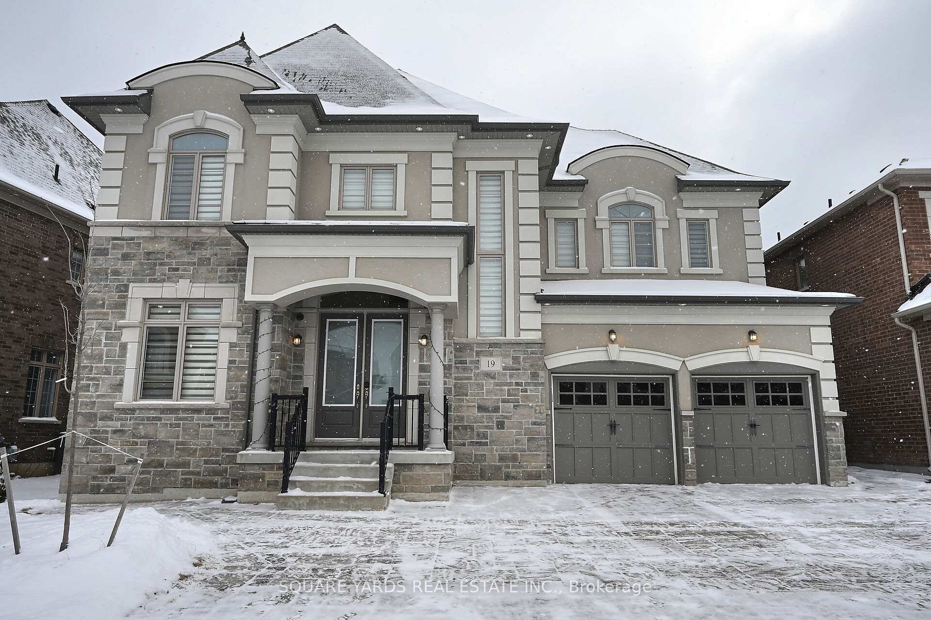 Front of 19 Cloverhaven Road