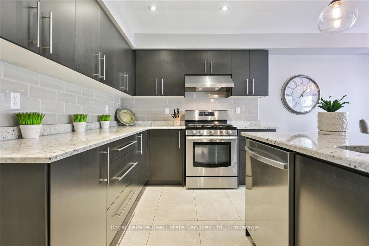 Photo 4 of 50 Mcknight Avenue, Hamilton, Waterdown — HOMEH