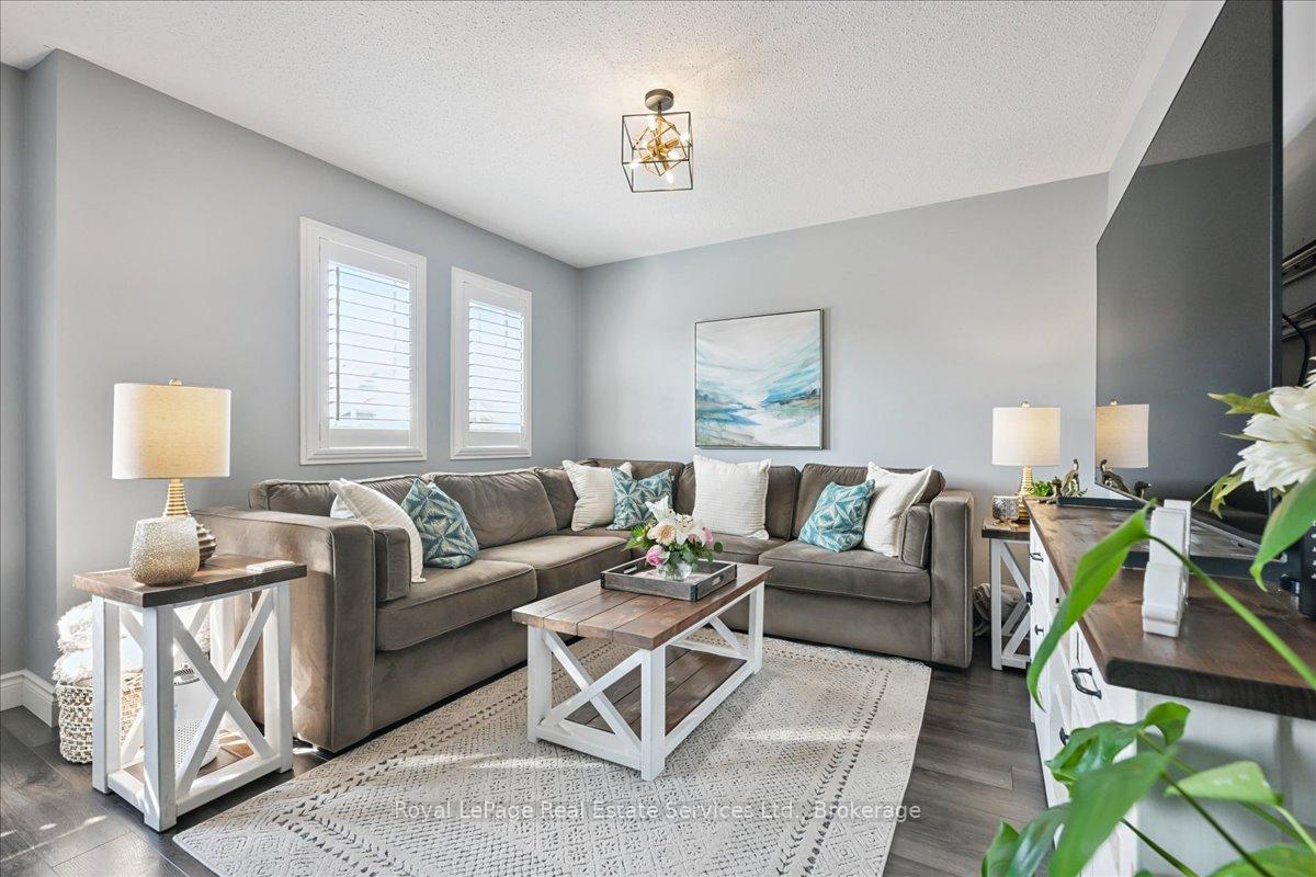 Photo 10 of 50 Mcknight Avenue, Hamilton, Waterdown — HOMEH