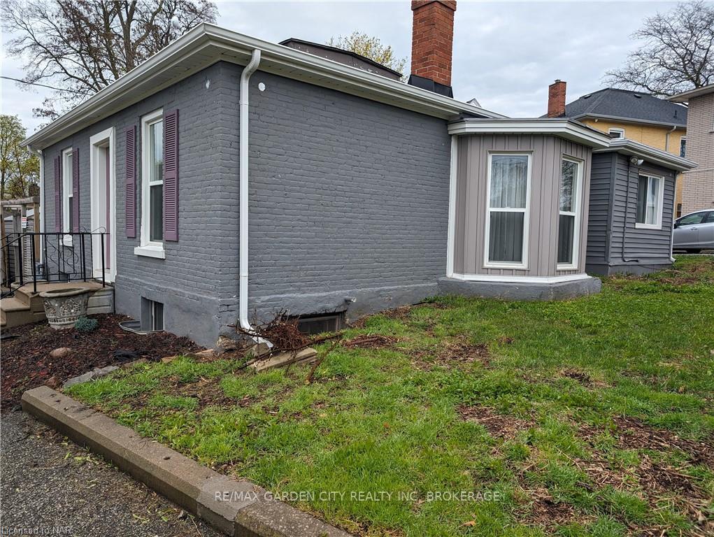 Photo 2 of 28 Lake Street, St. Catharines, Downtown — HOMEH