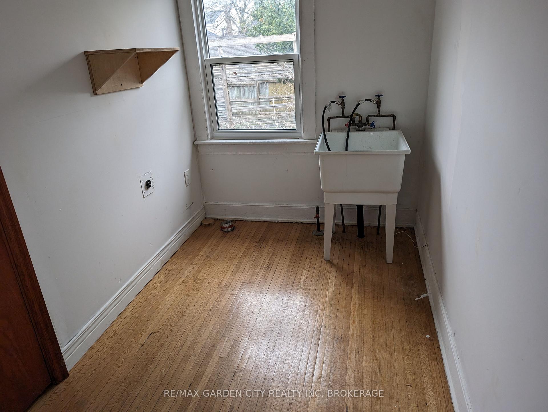 Photo 14 of 28 Lake Street, St. Catharines, Downtown — HOMEH