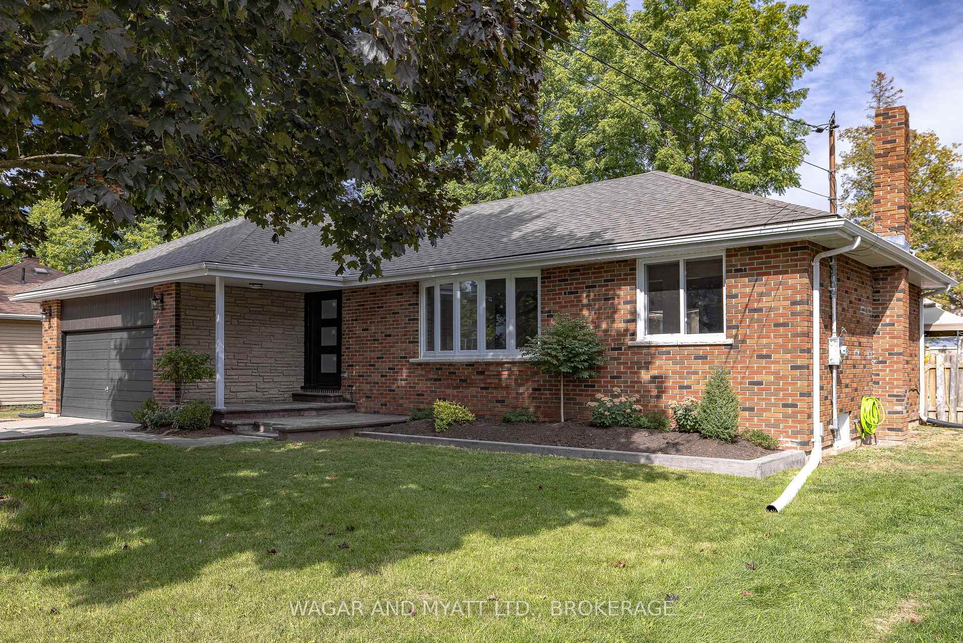 Front of 166 Green Street