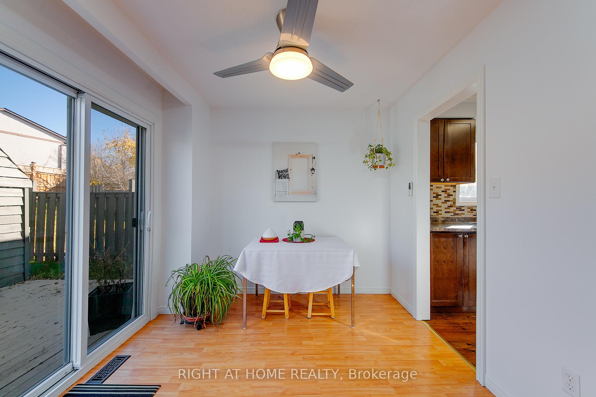 Photo 6 of 5 Dickens Drive, Barrie, Letitia Heights — HOMEH