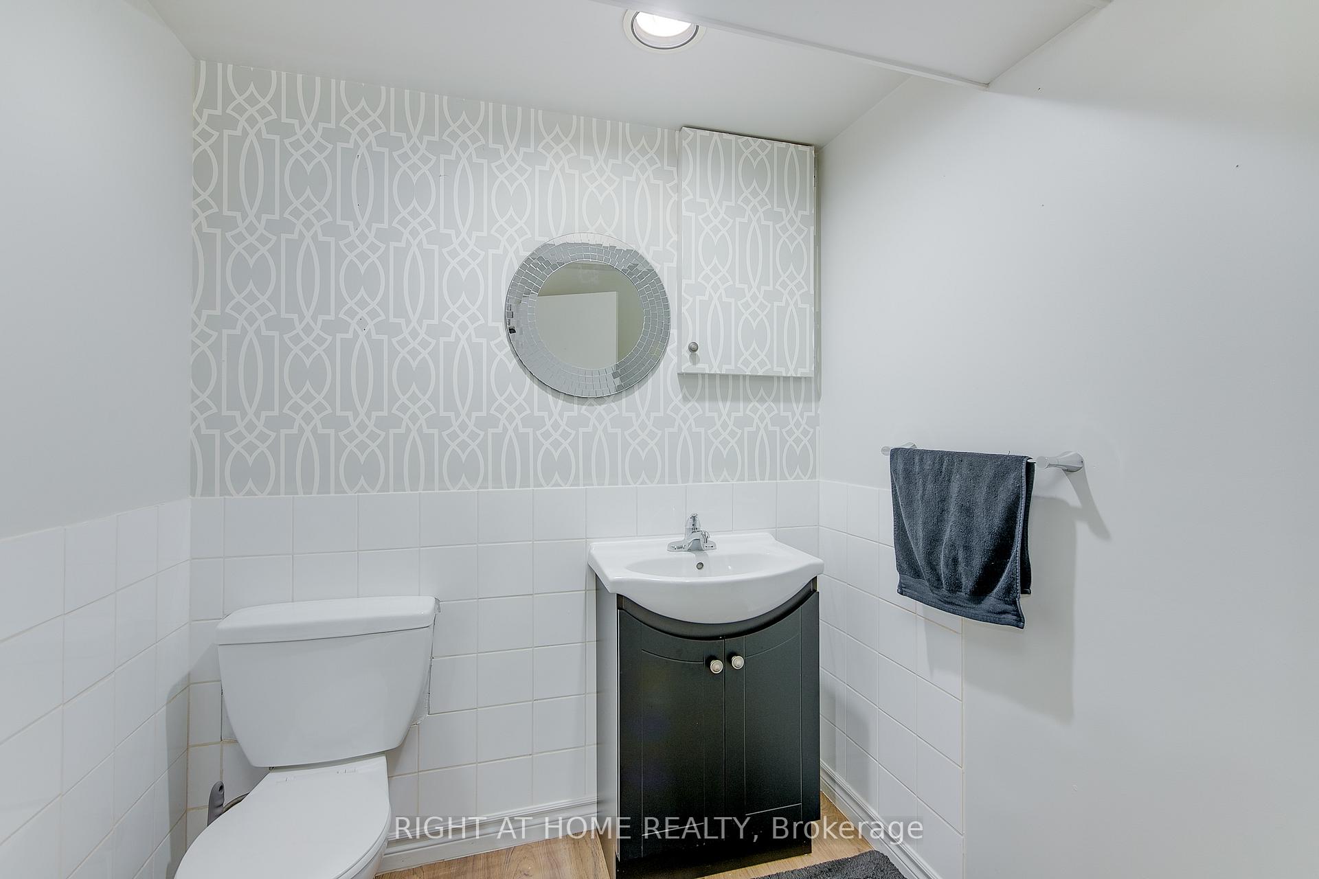 Photo 20 of 5 Dickens Drive, Barrie, Letitia Heights — HOMEH