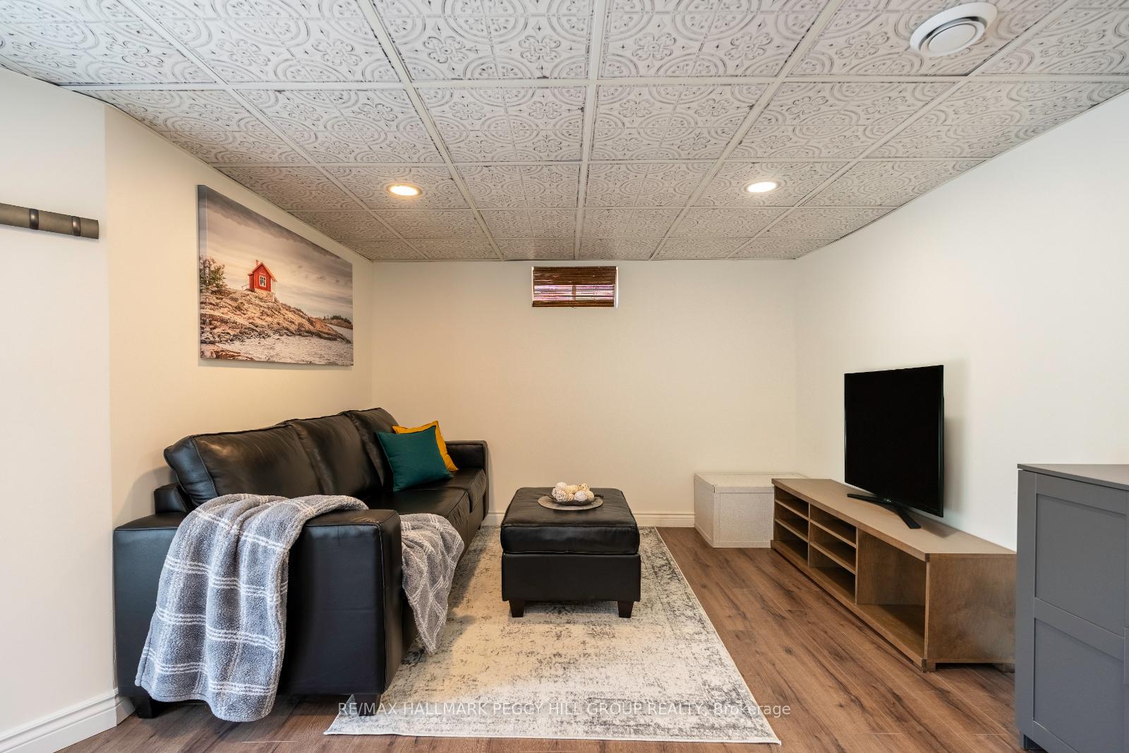 Photo 10 of 12 Cuthbert Street, Barrie, Ardagh — HOMEH