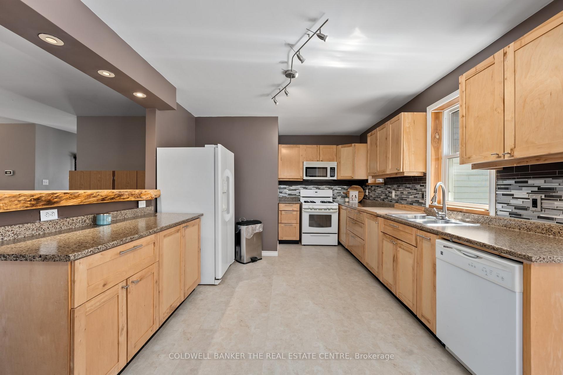 Photo 16 of 800 Jeffrey Lake Road, Faraday — HOMEH