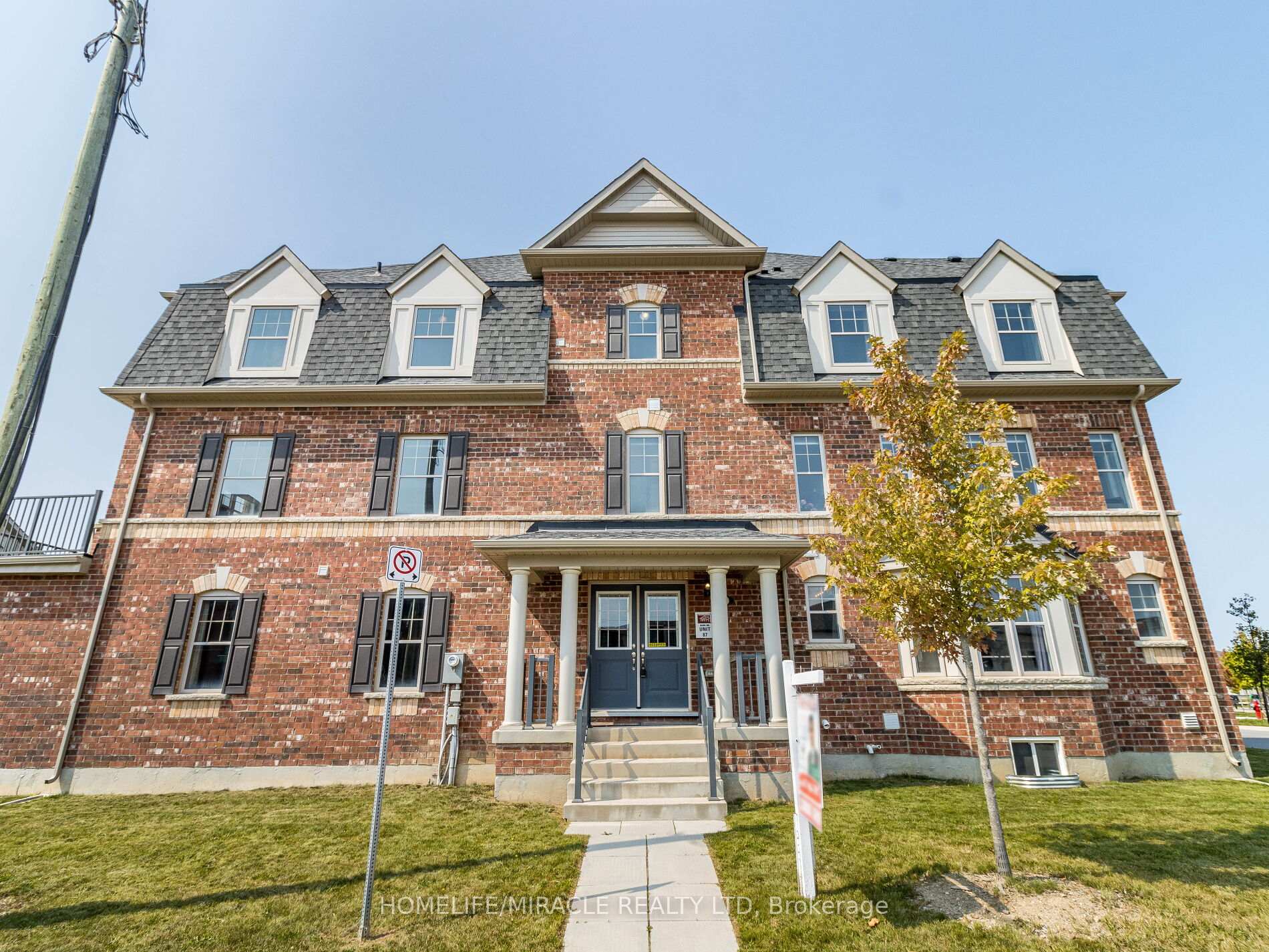 Photo 1 of 43 Finegan Circle, Brampton, Northwest Brampton — HOMEH